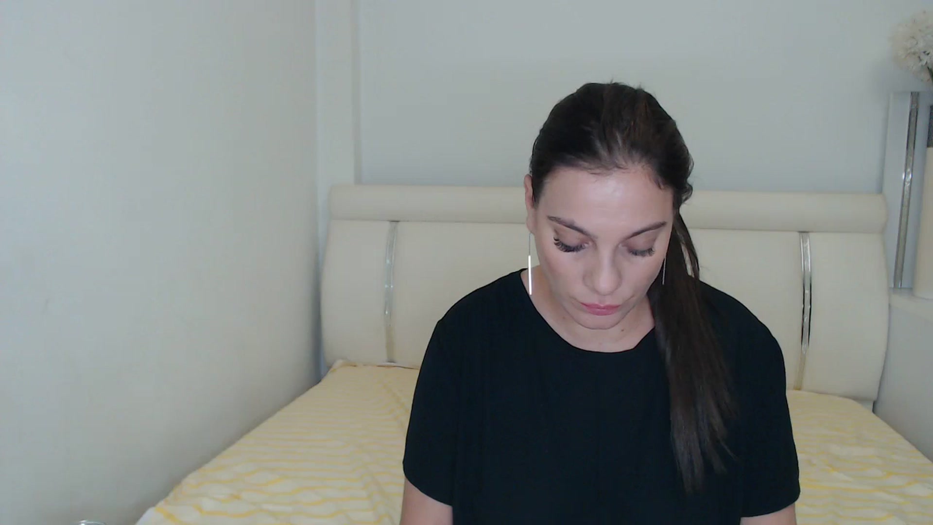 Gallery image thumbnail from MissEva0's myfreecams stream on, 11/28/2023, 24:03 image 4 of 20