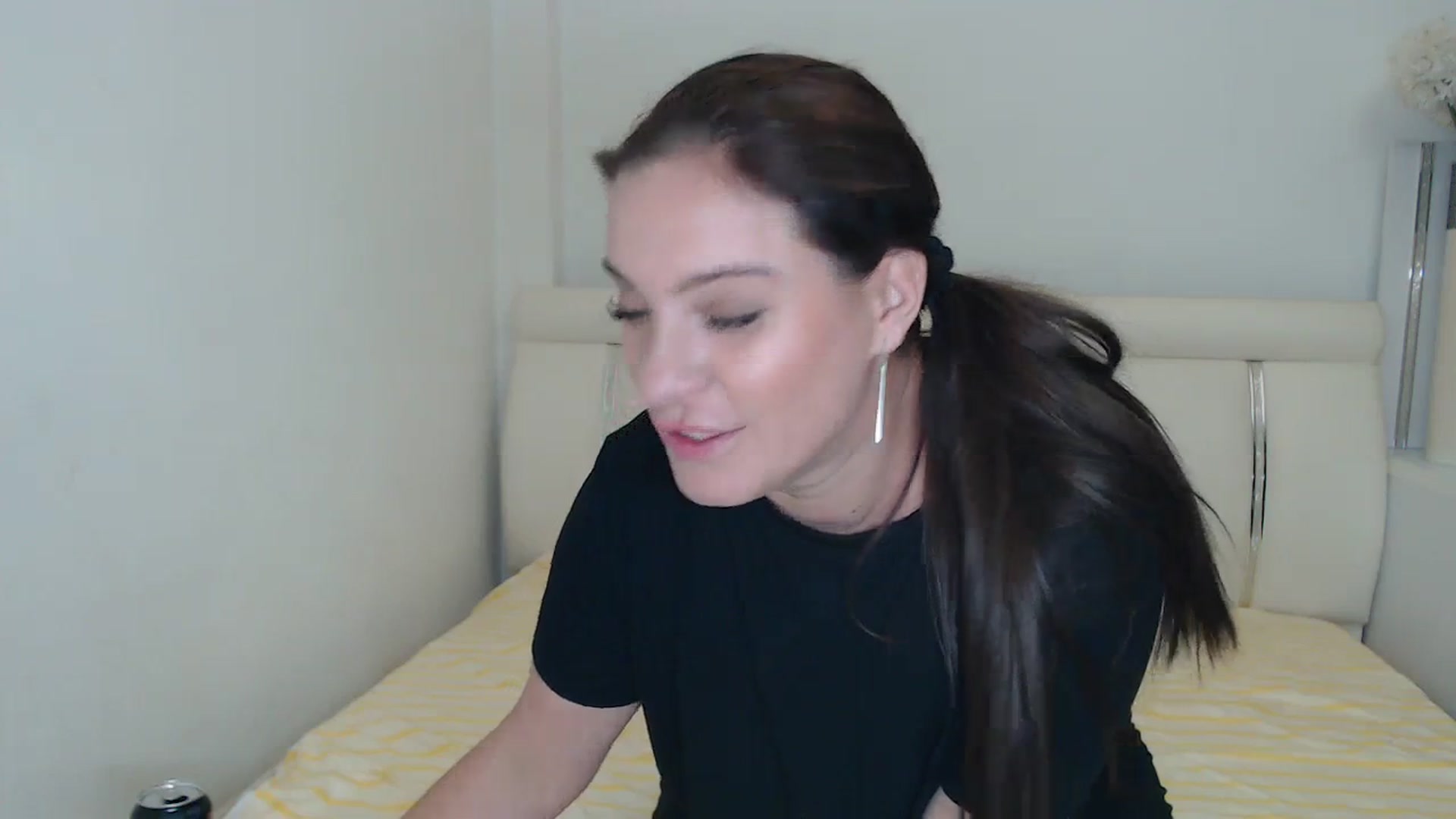 Gallery image thumbnail from MissEva0's myfreecams stream on, 11/28/2023, 24:03 image 8 of 20