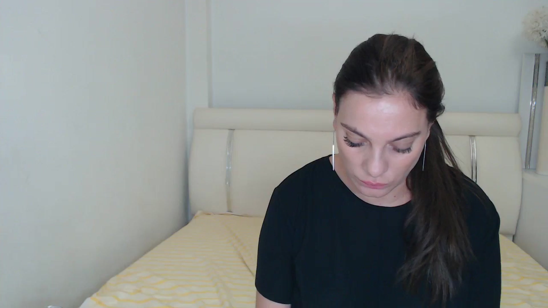 Gallery image thumbnail from MissEva0's myfreecams stream on, 11/28/2023, 24:03 image 6 of 20