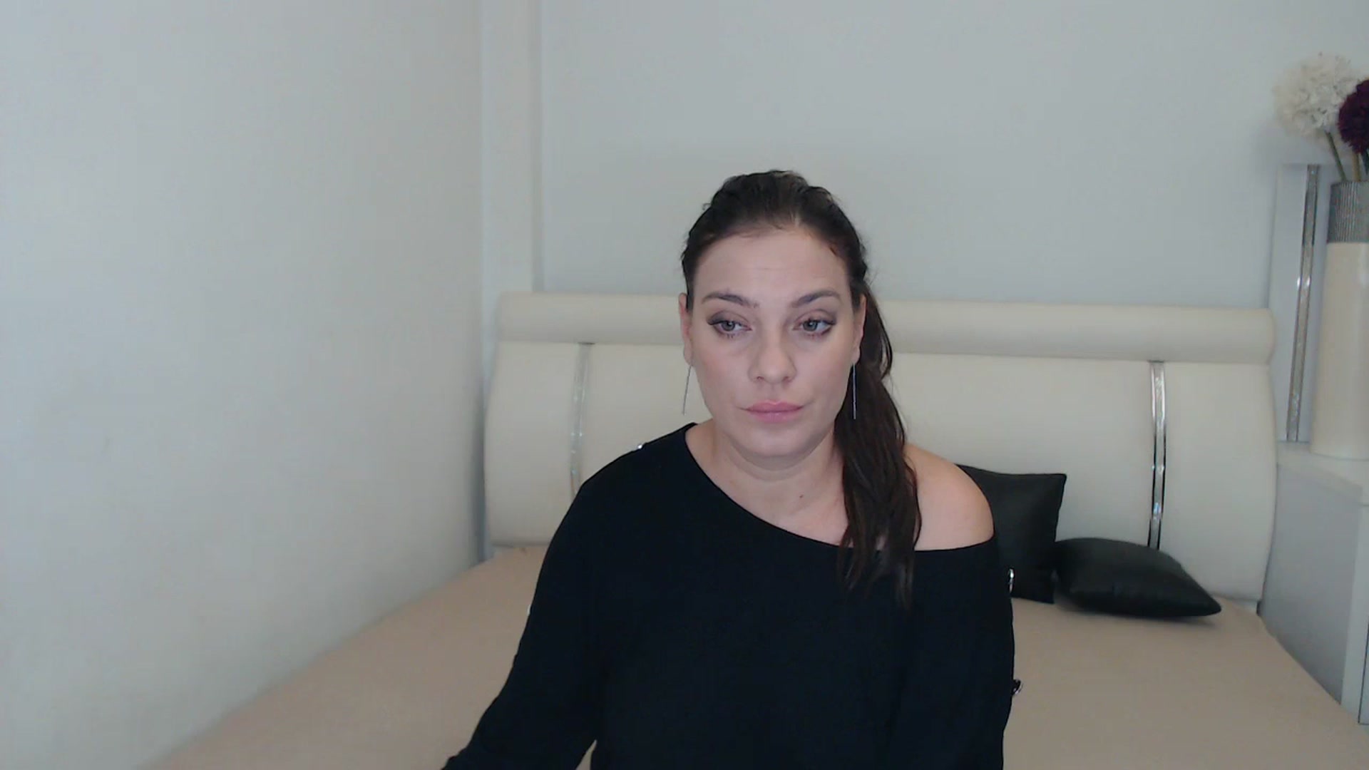 Gallery image thumbnail from MissEva0's myfreecams stream on, 11/29/2023, 20:25 image 9 of 20