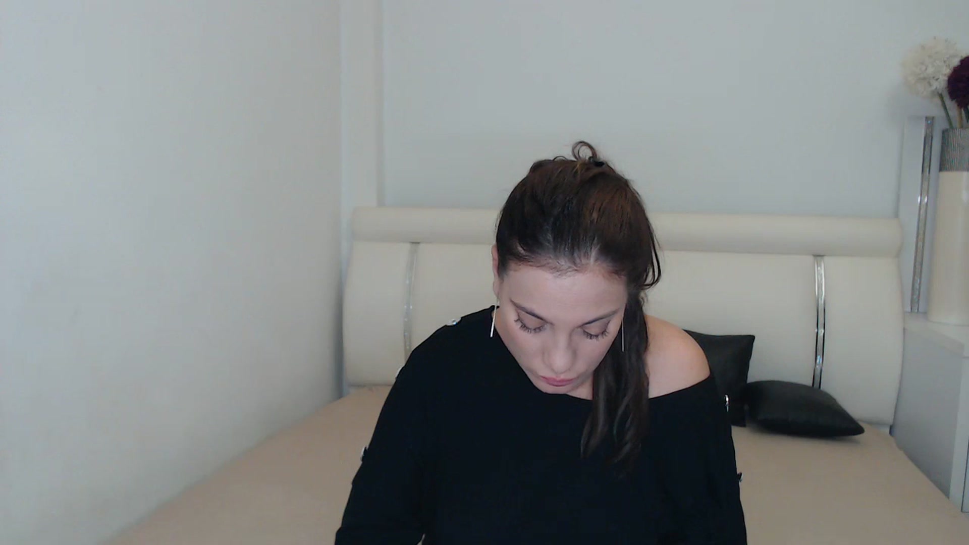 Gallery image thumbnail from MissEva0's myfreecams stream on, 11/29/2023, 20:25 image 6 of 20