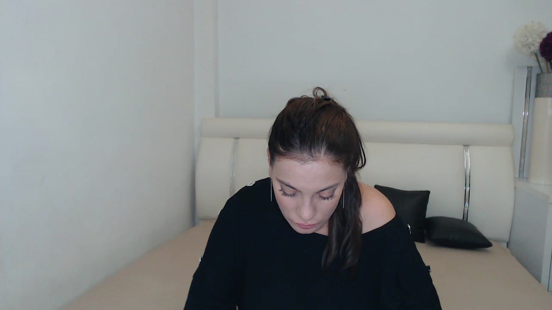 Gallery image thumbnail from MissEva0's myfreecams stream on, 11/29/2023, 20:25 image 7 of 20