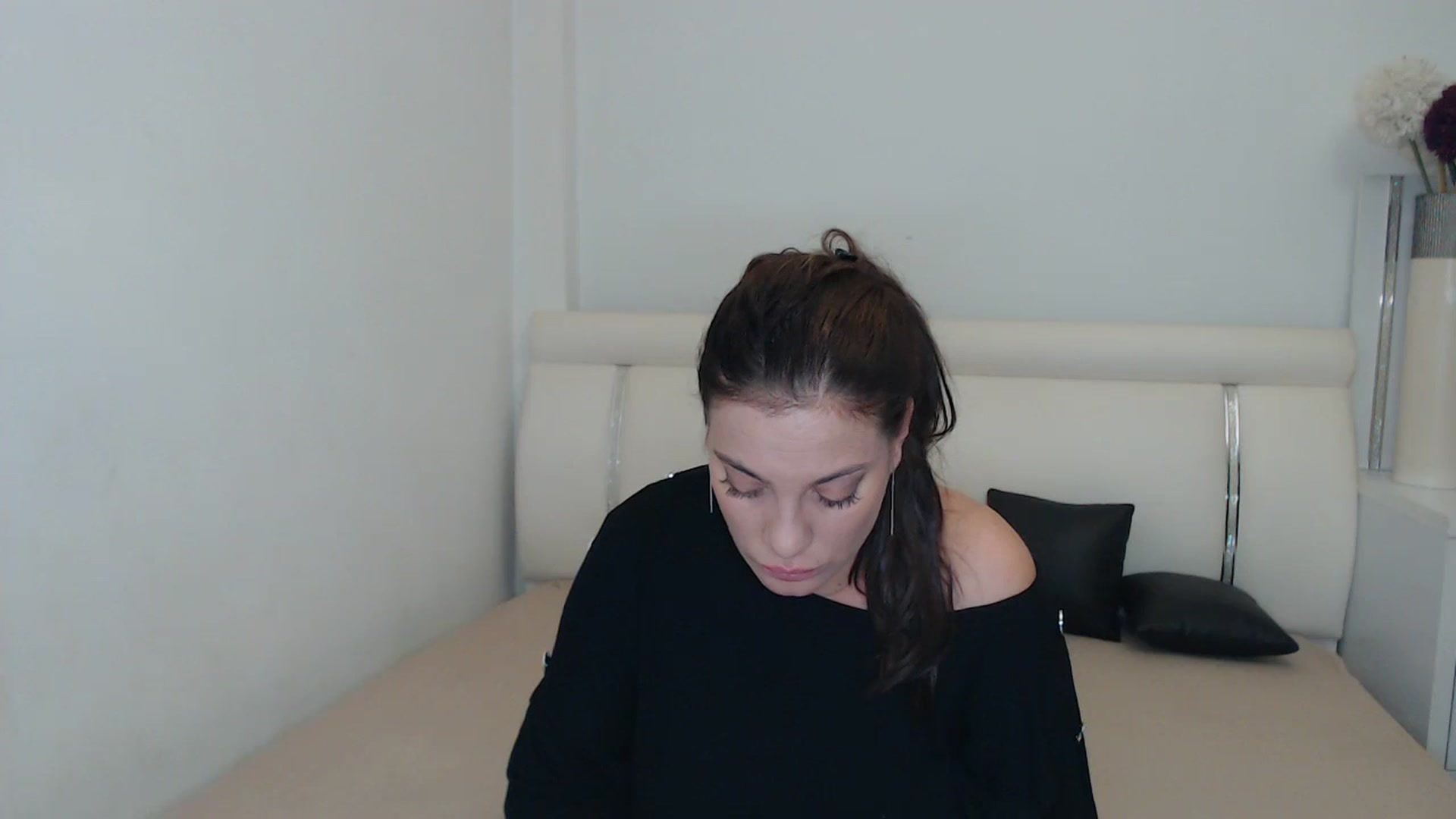 Gallery image thumbnail from MissEva0's myfreecams stream on, 11/29/2023, 20:25 image 15 of 20