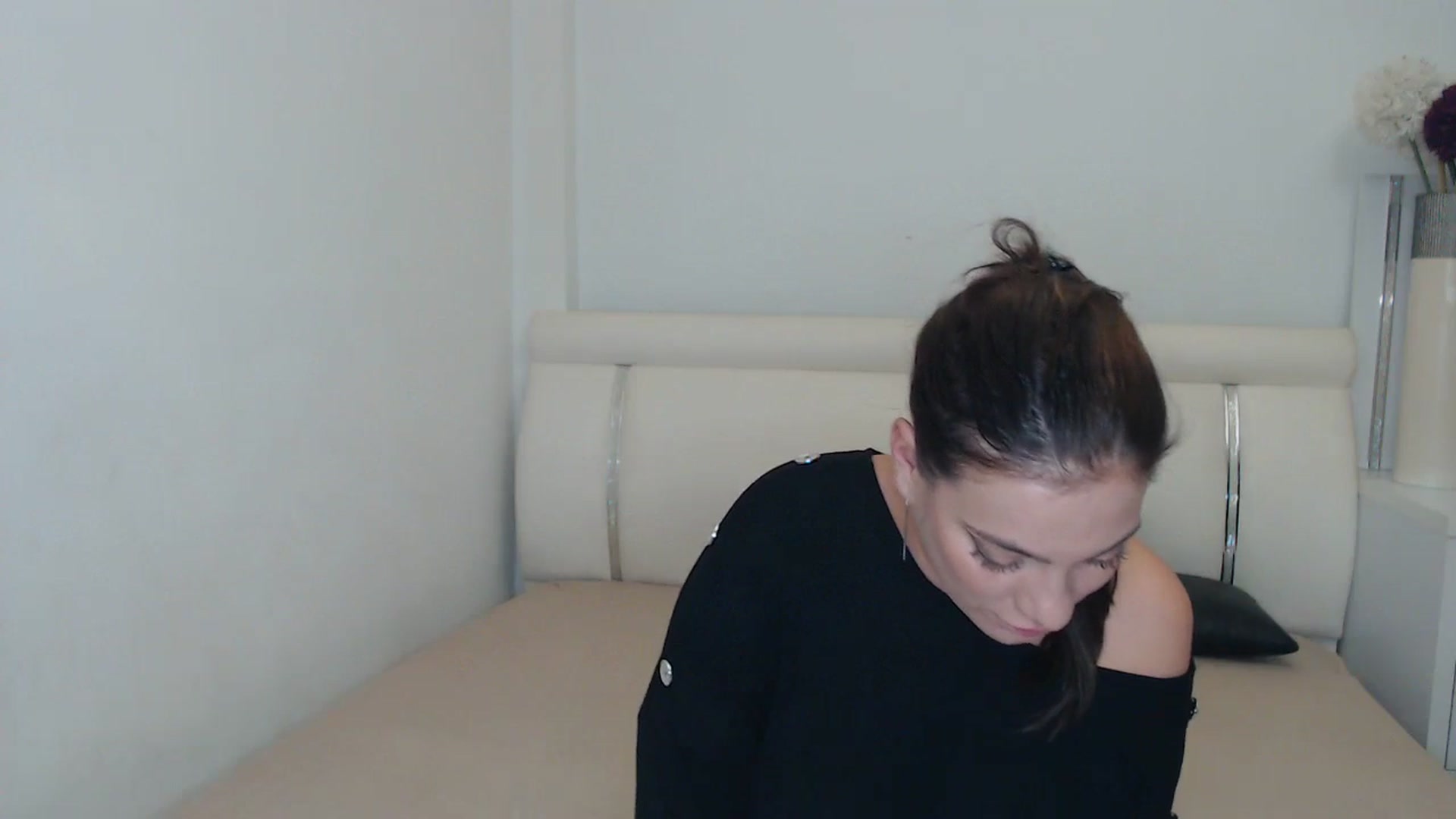 Gallery image thumbnail from MissEva0's myfreecams stream on, 11/29/2023, 20:25 image 19 of 20