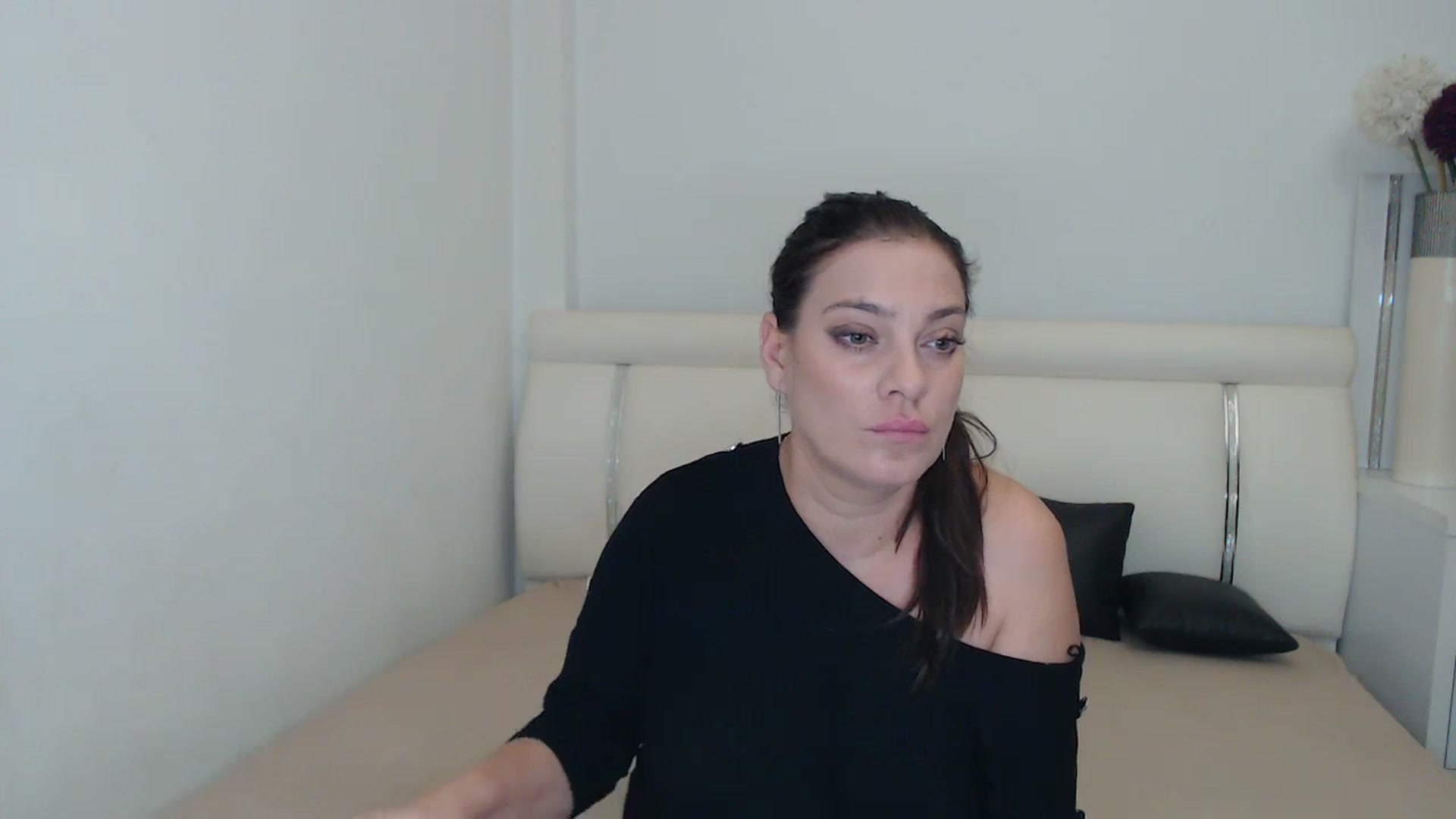 Gallery image thumbnail from MissEva0's myfreecams stream on, 11/29/2023, 22:31 image 15 of 20