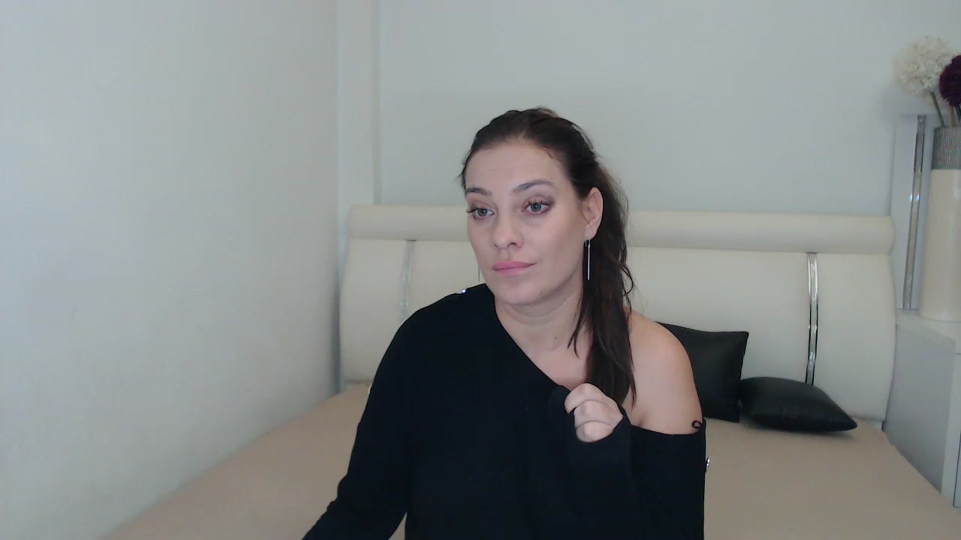 Gallery image thumbnail from MissEva0's myfreecams stream on, 11/29/2023, 22:31 image 12 of 20