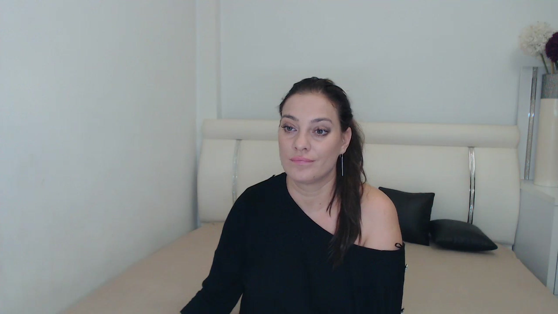 Gallery image thumbnail from MissEva0's myfreecams stream on, 11/29/2023, 22:31 image 11 of 20