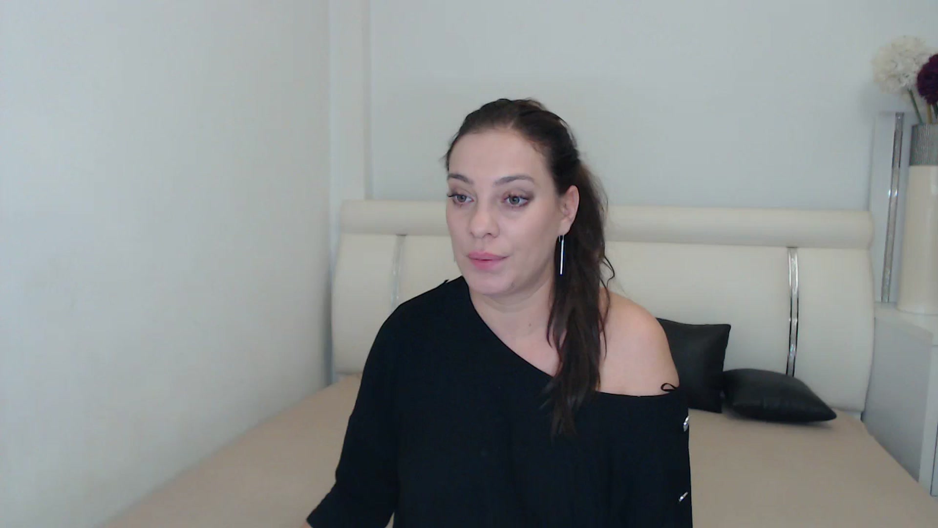 Gallery image thumbnail from MissEva0's myfreecams stream on, 11/29/2023, 22:31 image 6 of 20