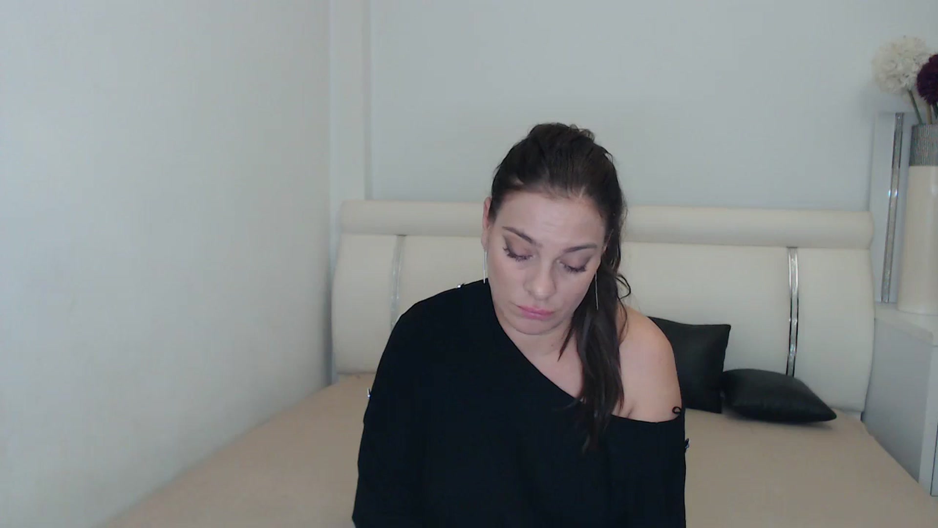 Gallery image thumbnail from MissEva0's myfreecams stream on, 11/29/2023, 22:31 image 18 of 20