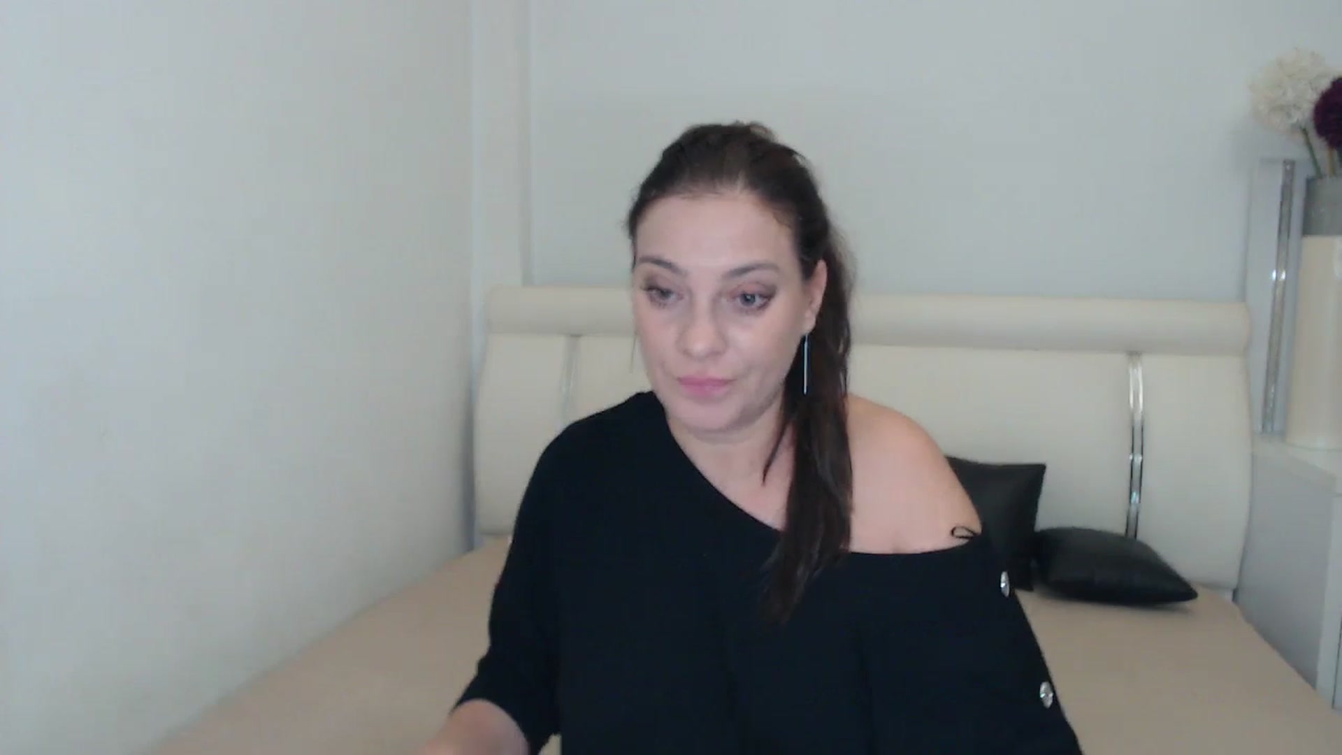 Gallery image thumbnail from MissEva0's myfreecams stream on, 11/29/2023, 22:31 image 8 of 20