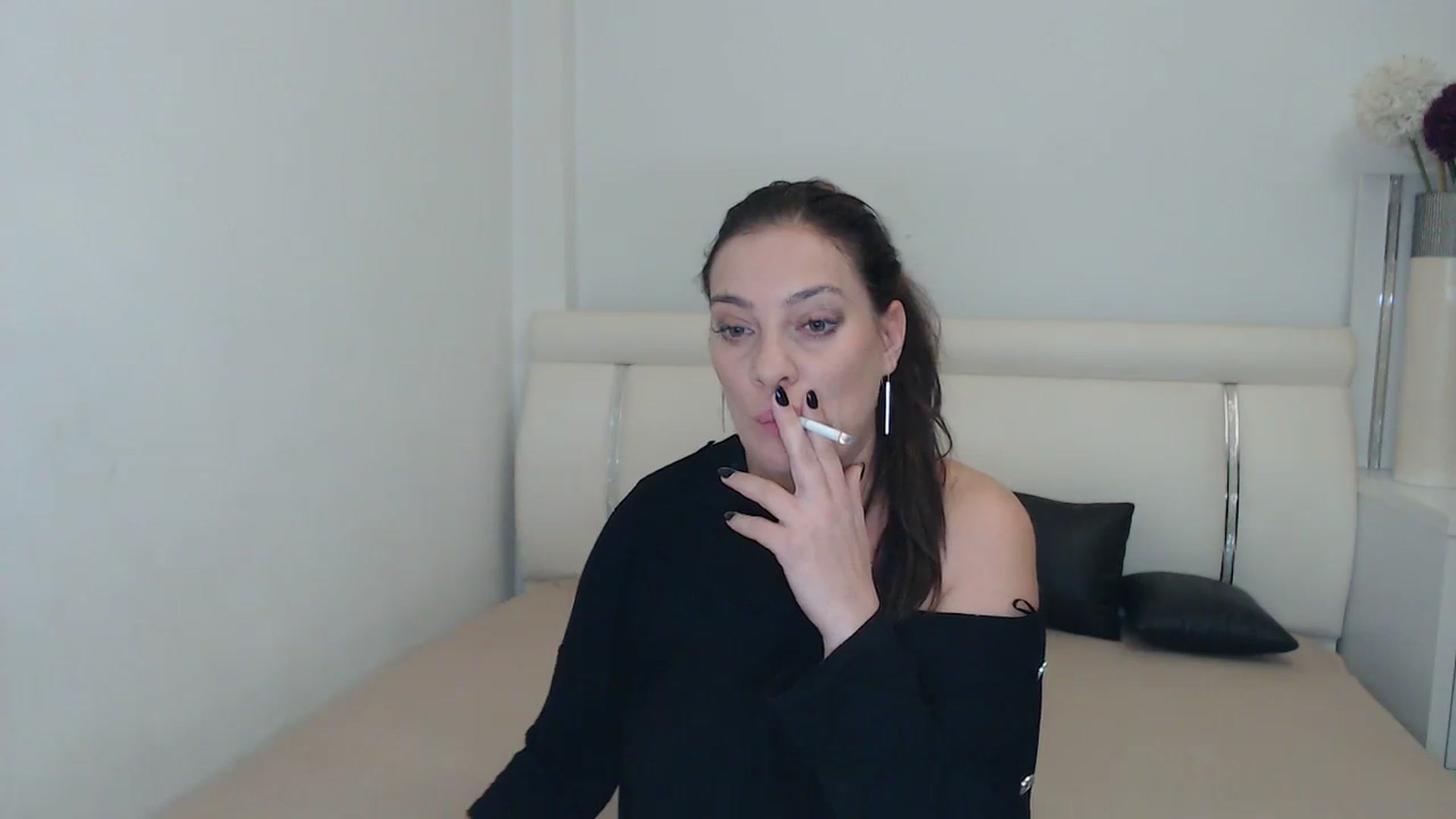 Gallery image thumbnail from MissEva0's myfreecams stream on, 11/29/2023, 22:31 image 10 of 20