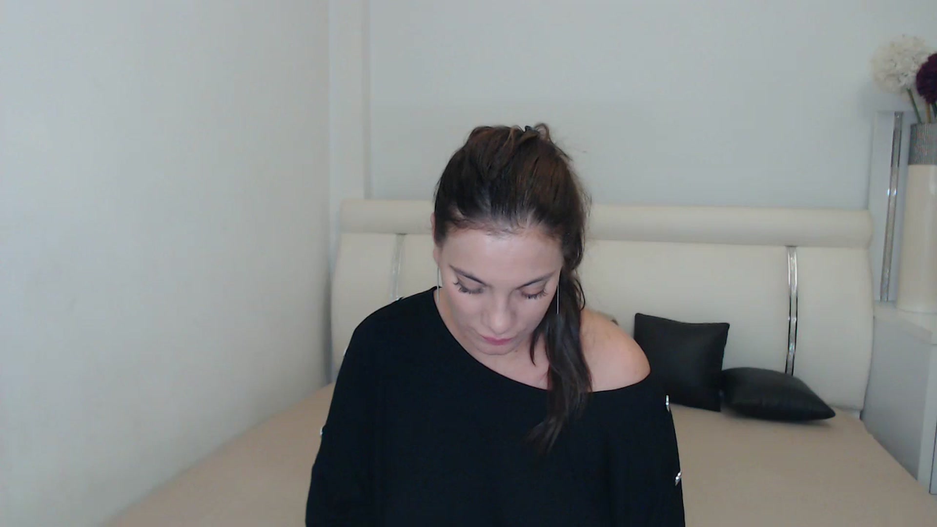 Gallery image thumbnail from MissEva0's myfreecams stream on, 11/29/2023, 23:32 image 18 of 20