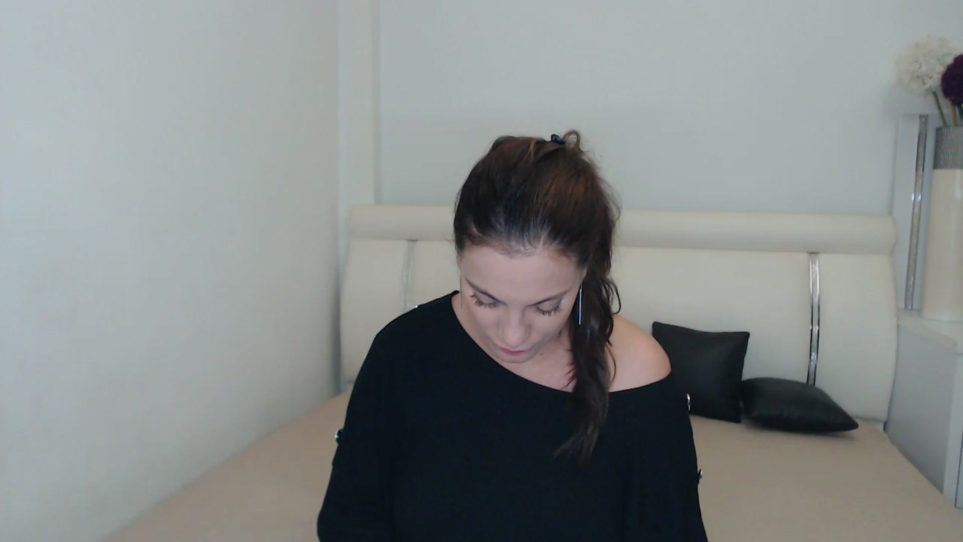 Gallery image thumbnail from MissEva0's myfreecams stream on, 11/29/2023, 23:32 image 19 of 20