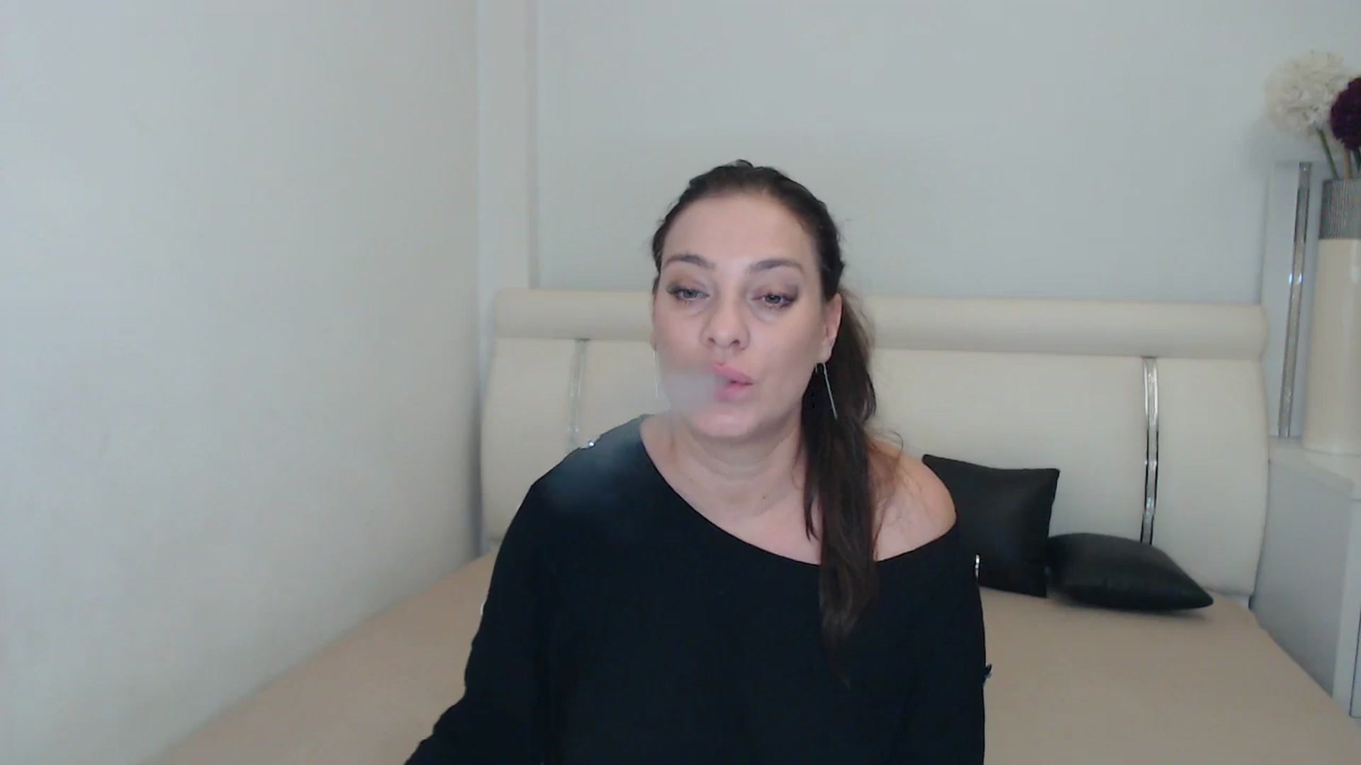 Gallery image thumbnail from MissEva0's myfreecams stream on, 11/29/2023, 23:32 image 13 of 20