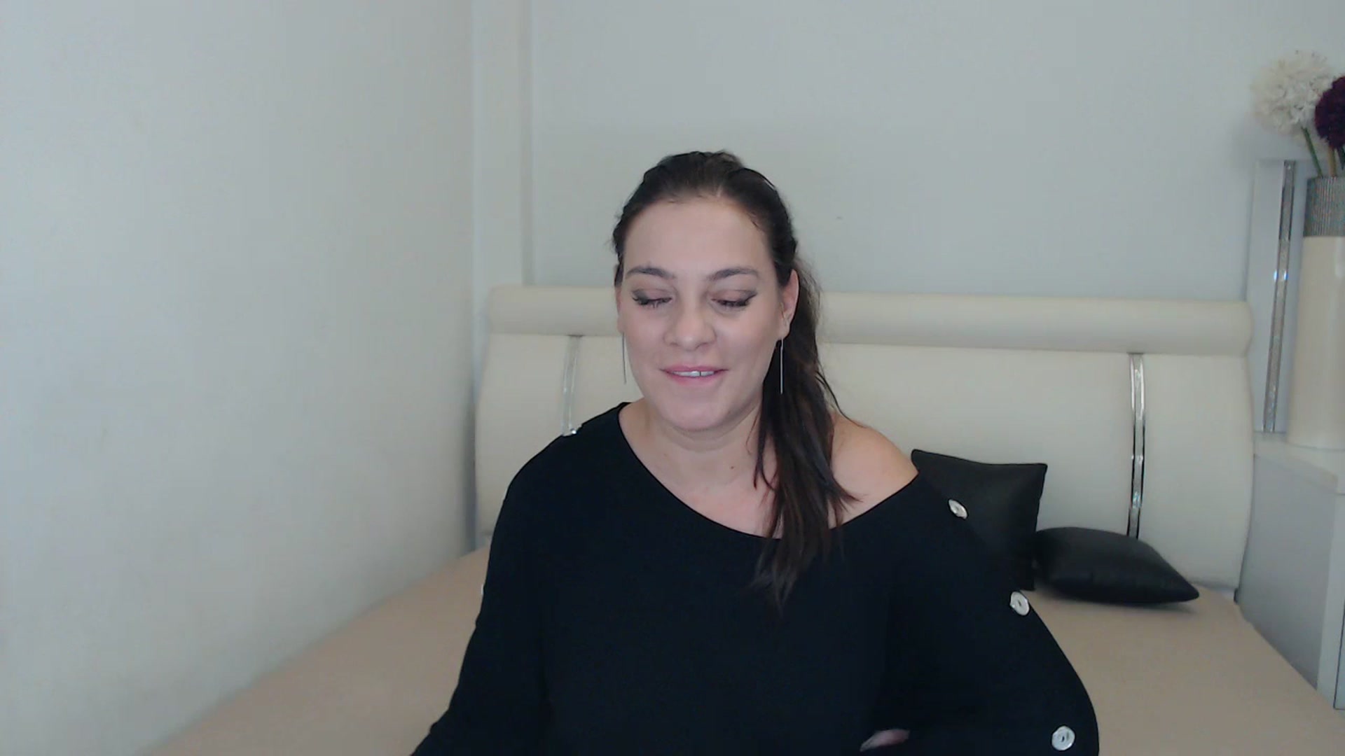 Gallery image thumbnail from MissEva0's myfreecams stream on, 11/29/2023, 23:32 image 2 of 20