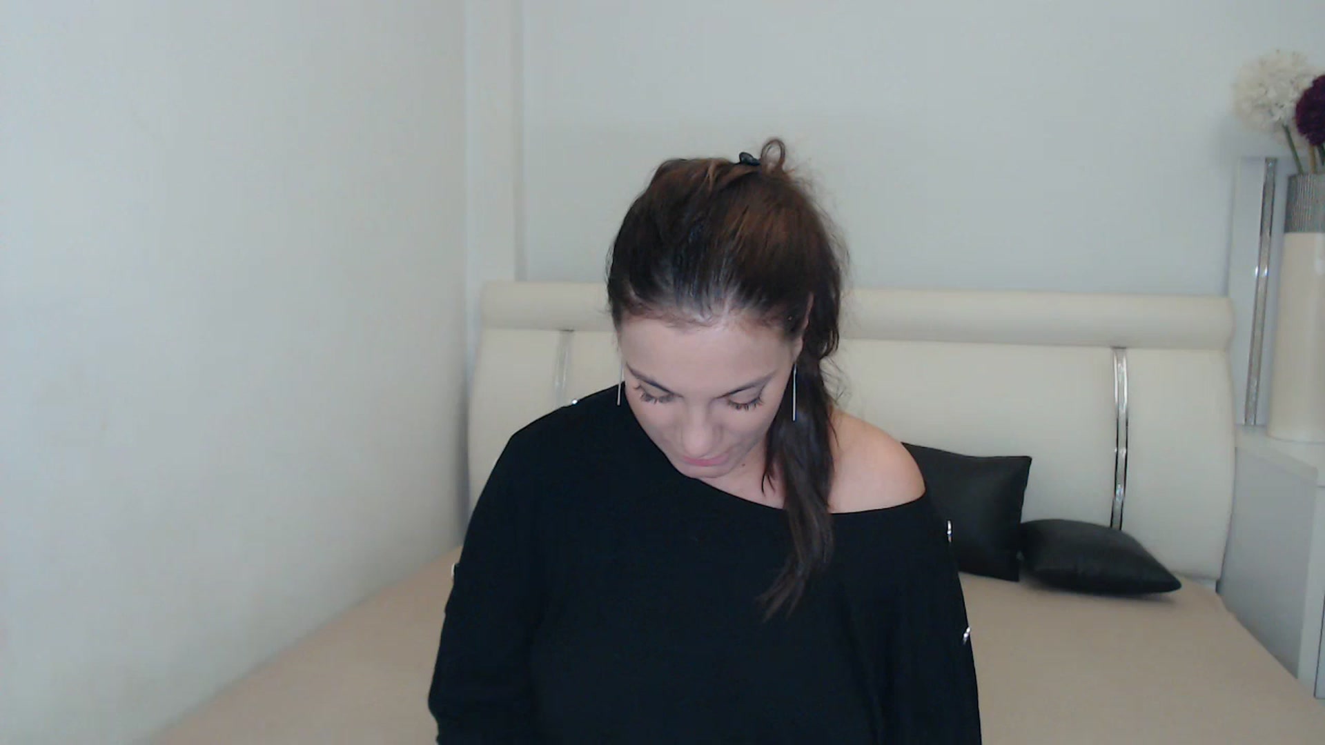 Gallery image thumbnail from MissEva0's myfreecams stream on, 11/29/2023, 23:32 image 11 of 20
