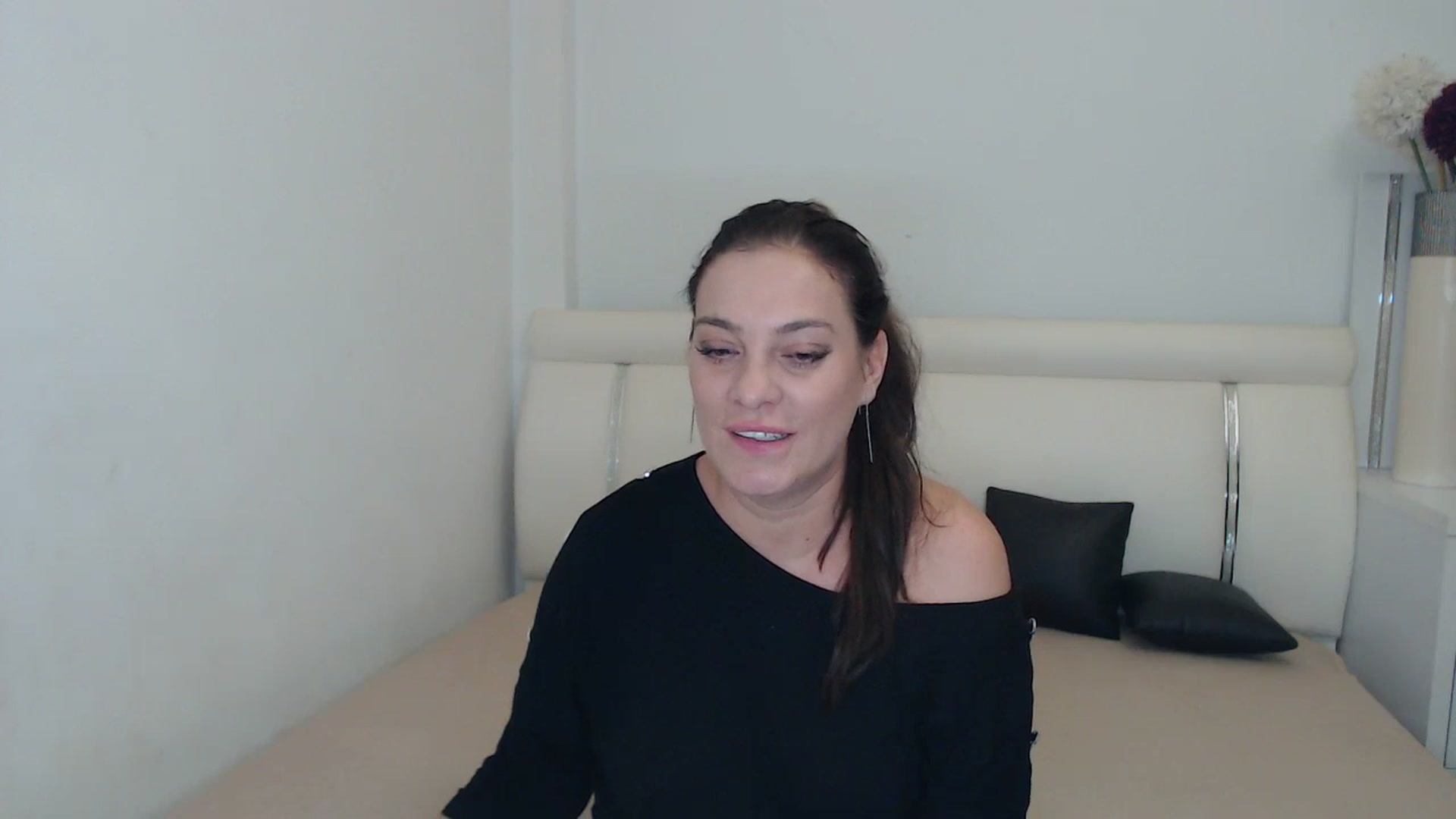 Gallery image thumbnail from MissEva0's myfreecams stream on, 11/29/2023, 23:32 image 3 of 20