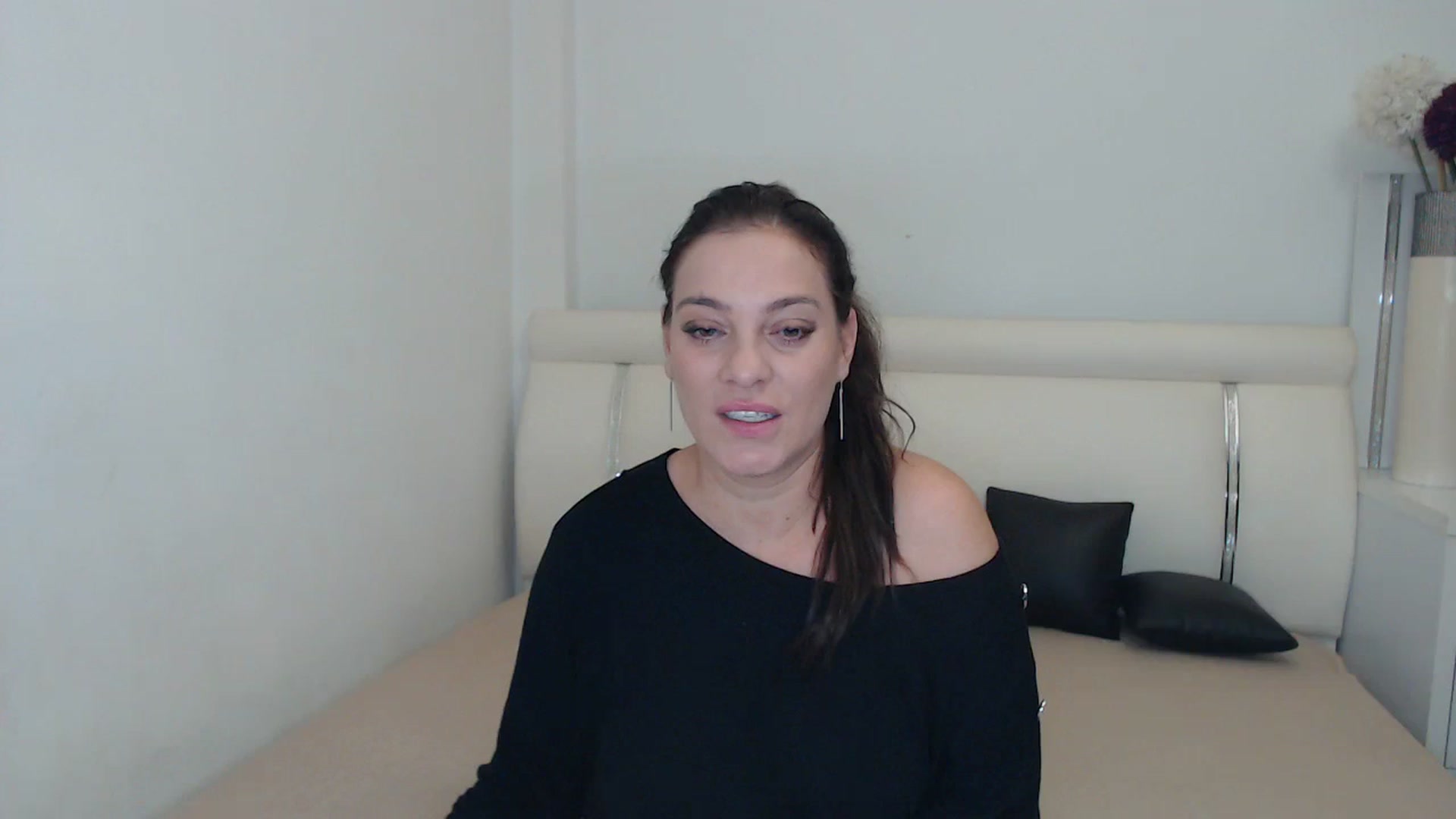 Gallery image thumbnail from MissEva0's myfreecams stream on, 11/29/2023, 23:32 image 1 of 20