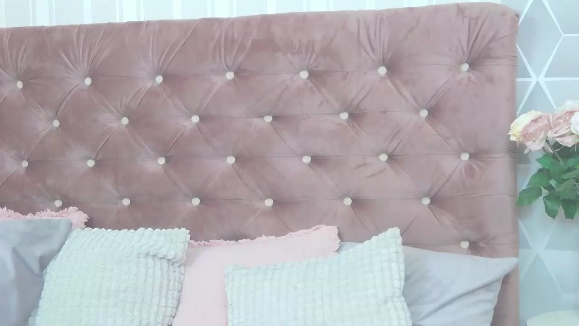 Gallery image thumbnail from MissEvaLoren's myfreecams stream on, 10/17/2023, 09:20 image 12 of 20