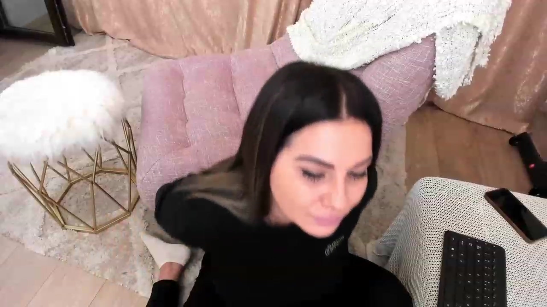 Gallery image thumbnail from MissFairy's myfreecams stream on, 12/17/2022, 01:21 image 6 of 20