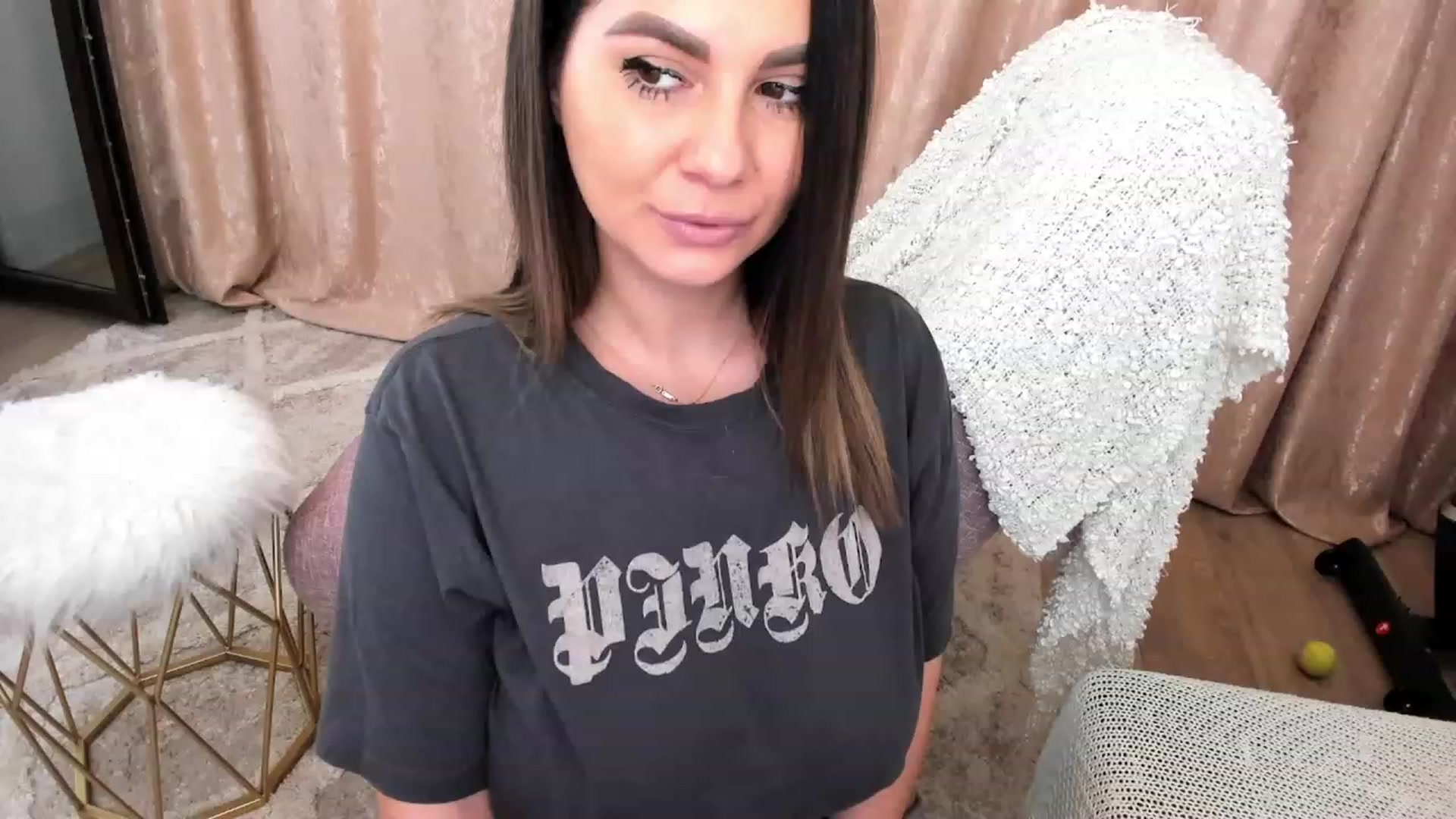Gallery image thumbnail from MissFairy's myfreecams stream on, 12/20/2022, 01:08 image 9 of 20
