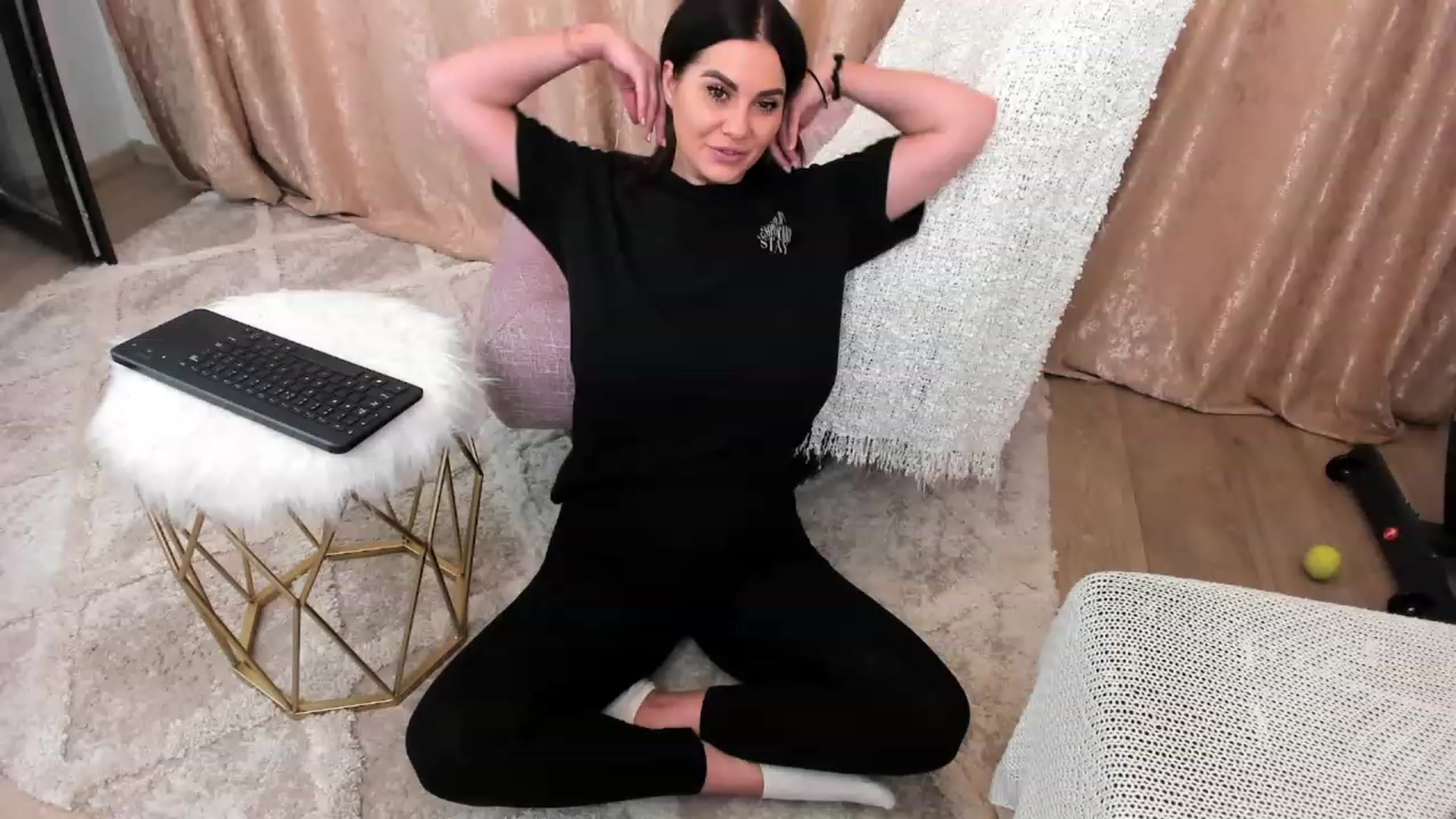 Gallery image thumbnail from MissFairy's myfreecams stream on, 12/20/2022, 17:42 image 3 of 20
