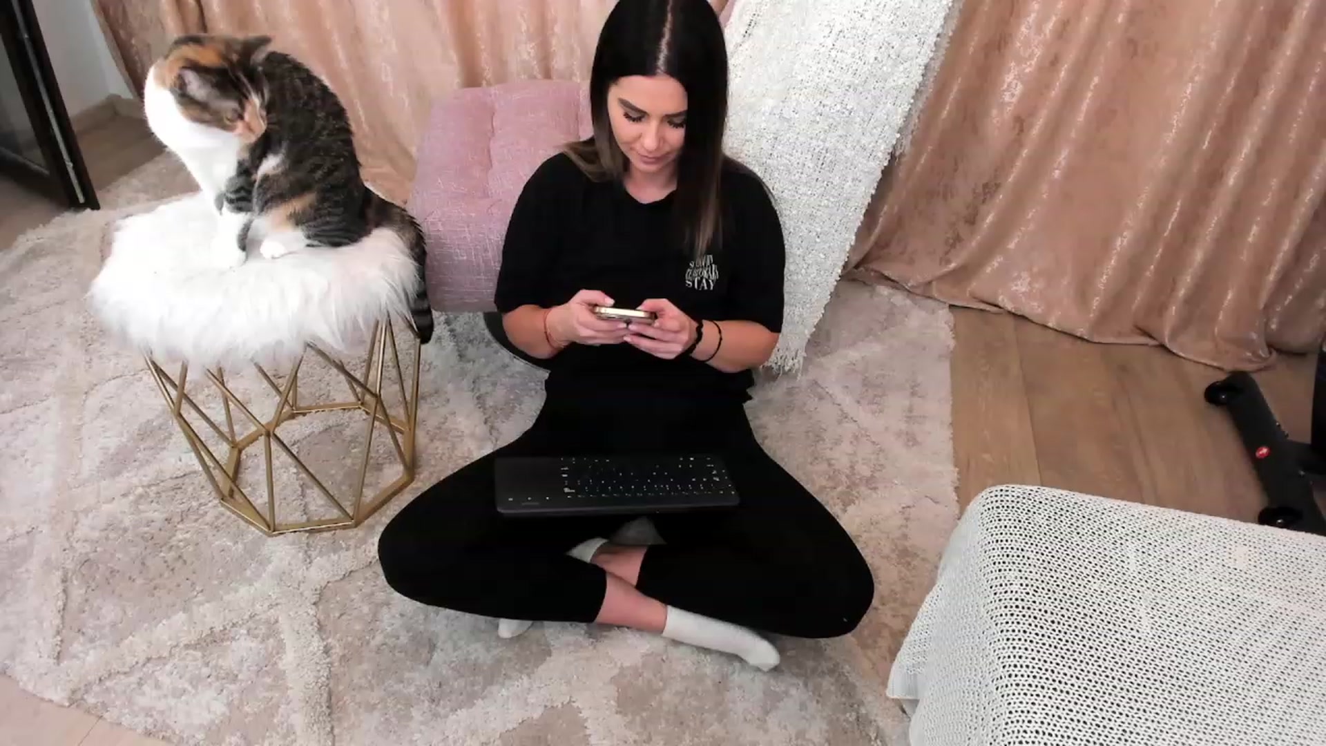 Gallery image thumbnail from MissFairy's myfreecams stream on, 12/20/2022, 18:56 image 10 of 20
