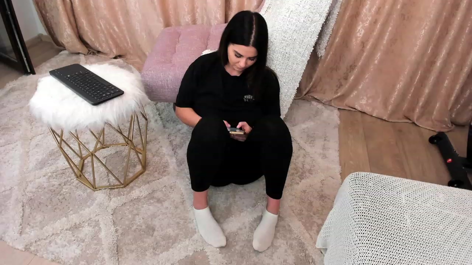 Gallery image thumbnail from MissFairy's myfreecams stream on, 12/20/2022, 18:56 image 20 of 20