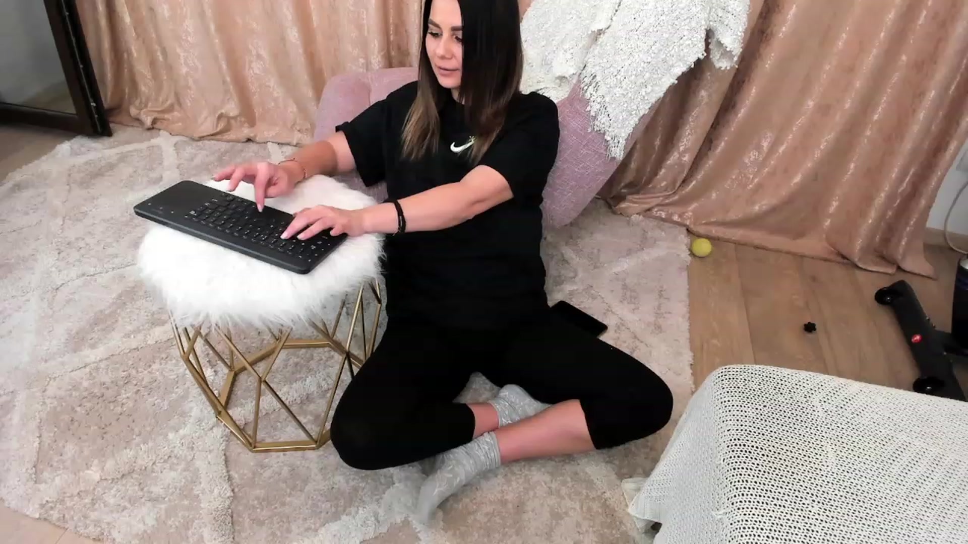 Gallery image thumbnail from MissFairy's myfreecams stream on, 01/07/2023, 22:59 image 18 of 20