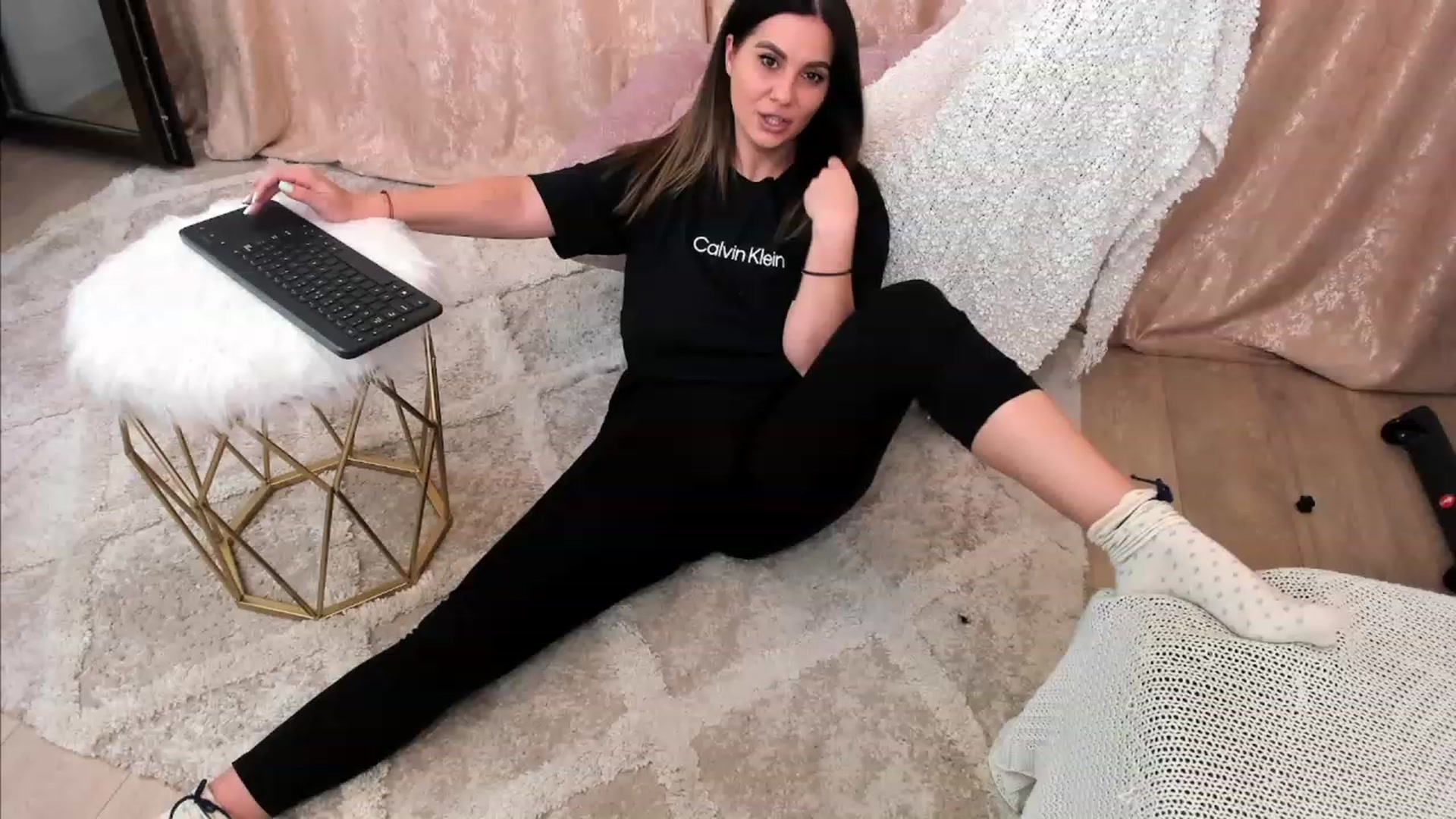 Gallery image thumbnail from MissFairy's myfreecams stream on, 01/12/2023, 21:04 image 15 of 20