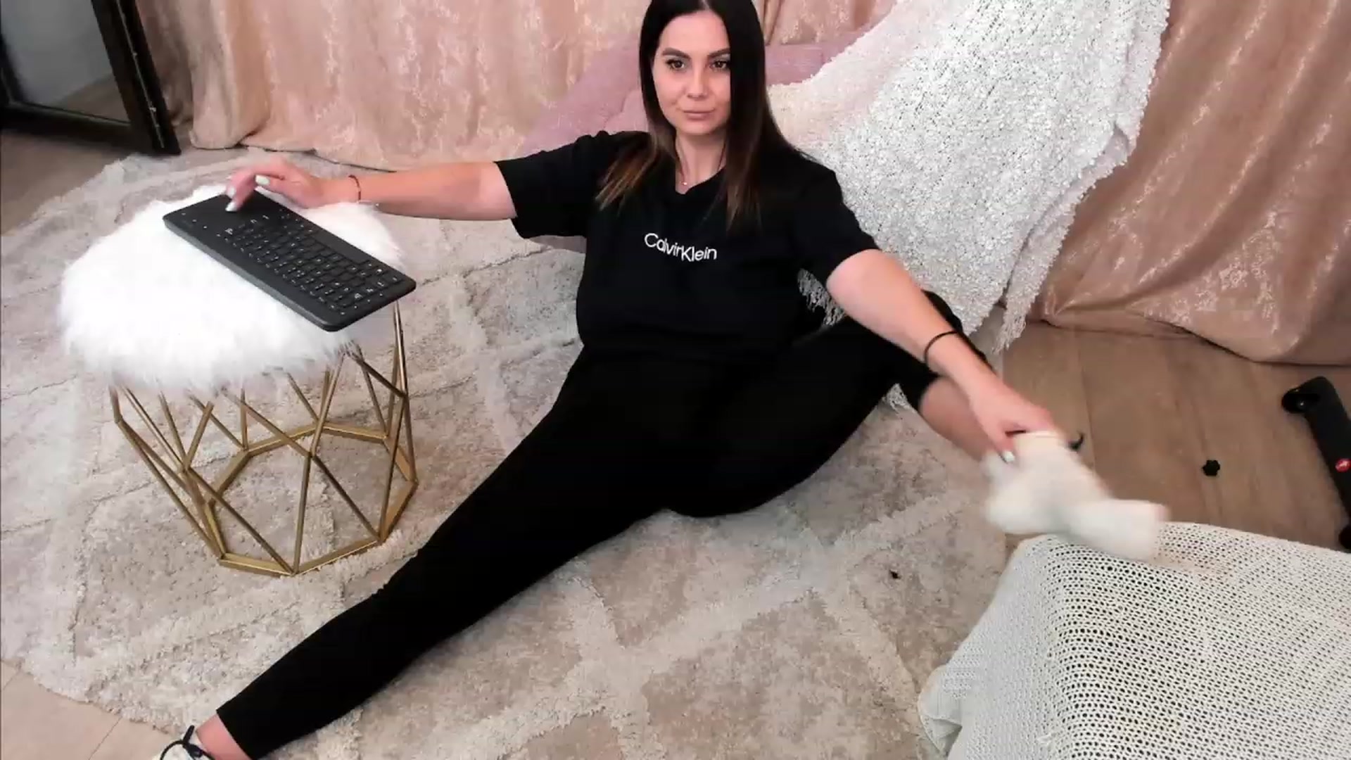 Gallery image thumbnail from MissFairy's myfreecams stream on, 01/12/2023, 21:04 image 18 of 20