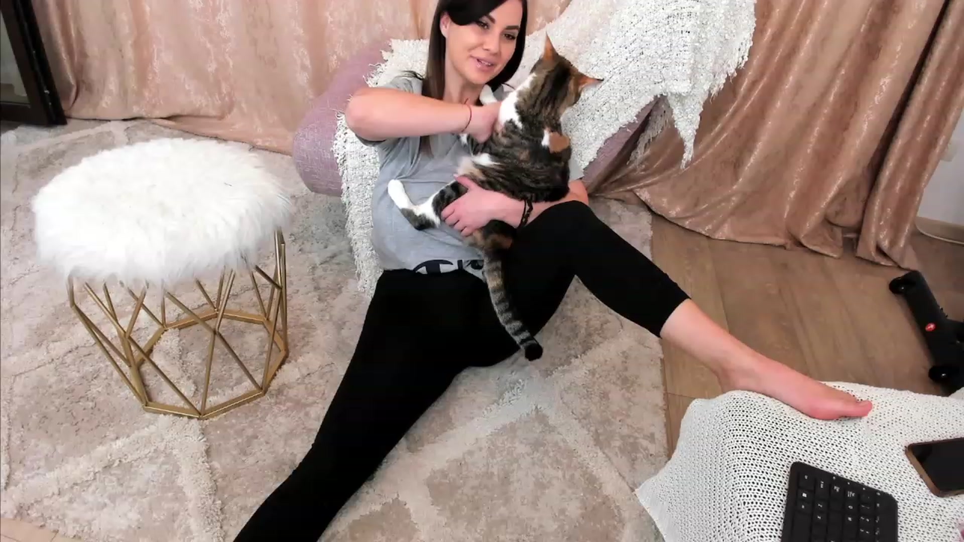 Gallery image thumbnail from MissFairy's myfreecams stream on, 02/06/2023, 19:10 image 4 of 20