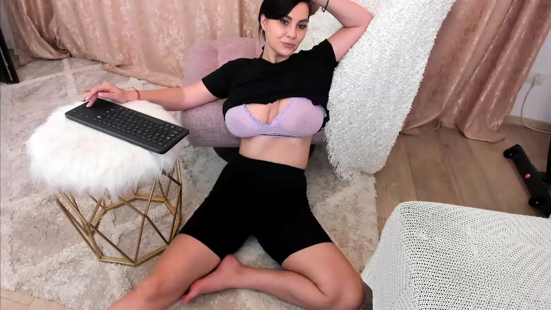 Gallery image thumbnail from MissFairy's myfreecams stream on, 02/10/2023, 23:08 image 17 of 20