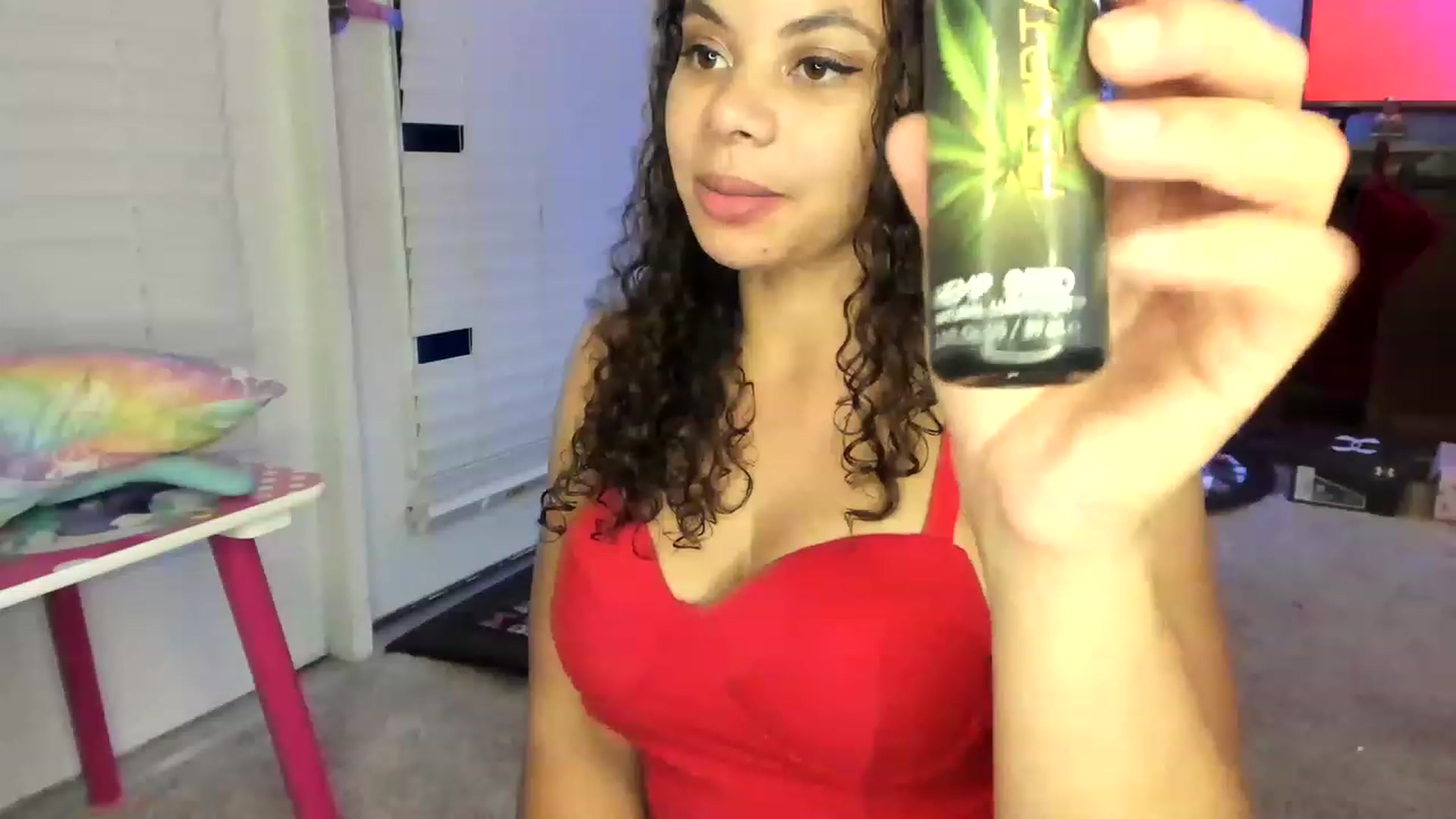 Gallery image thumbnail from MissFantaC's myfreecams stream on, 12/08/2022, 07:17 image 14 of 20