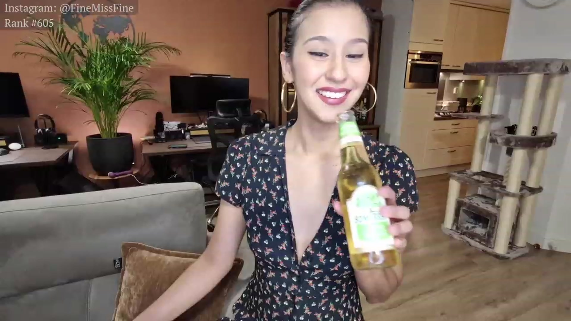 Gallery image thumbnail from MissFine's myfreecams stream on, 11/17/2022, 05:56 image 8 of 20