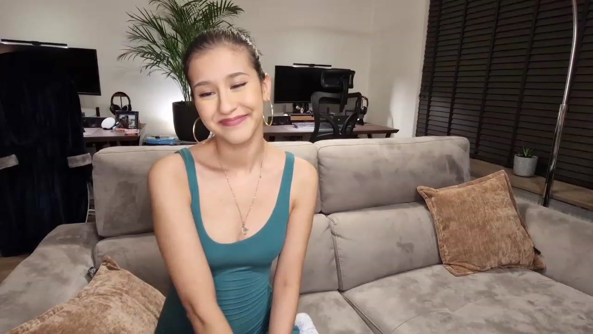 Gallery image thumbnail from MissFine's myfreecams stream on, 01/18/2023, 21:32 image 11 of 20