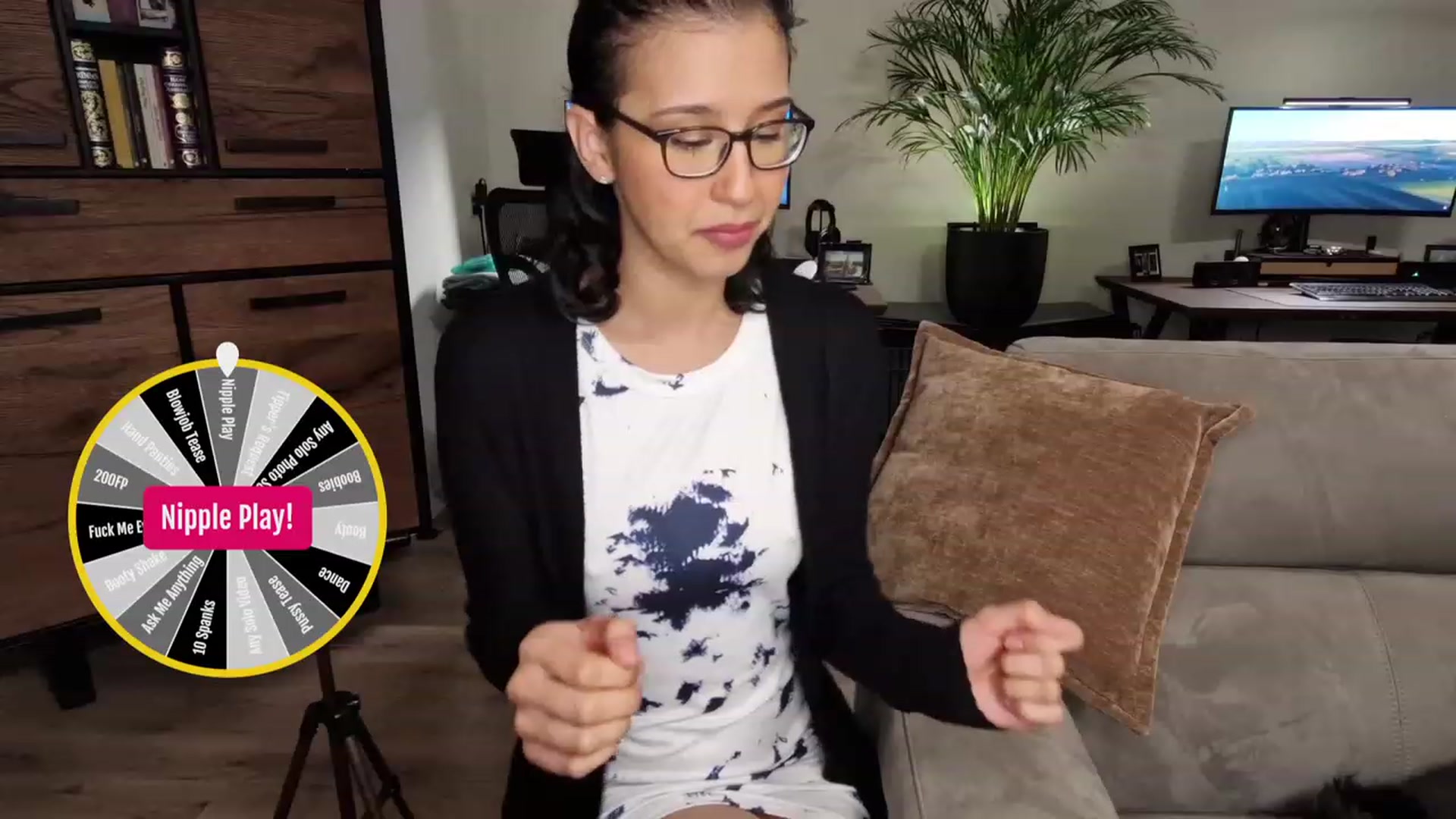 Gallery image thumbnail from MissFine's myfreecams stream on, 02/03/2023, 22:54 image 14 of 20
