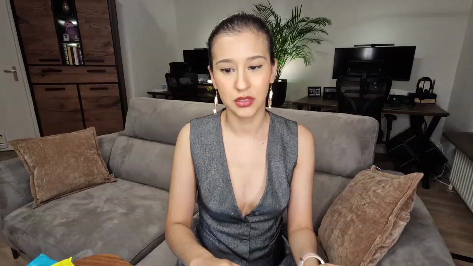 Gallery image thumbnail from MissFine's myfreecams stream on, 03/13/2023, 05:43 image 15 of 20