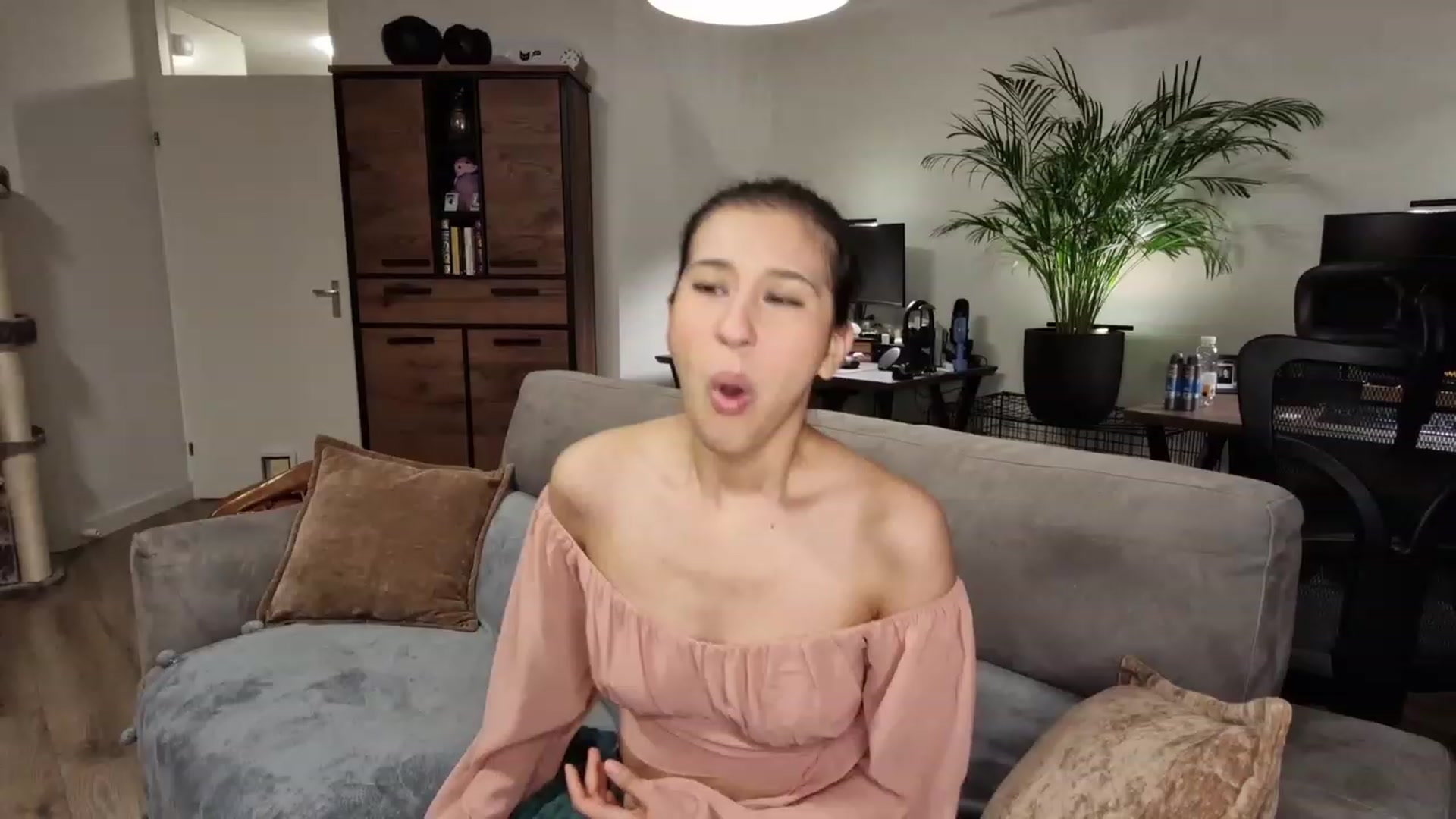 Gallery image thumbnail from MissFine's myfreecams stream on, 03/20/2023, 05:10 image 4 of 20