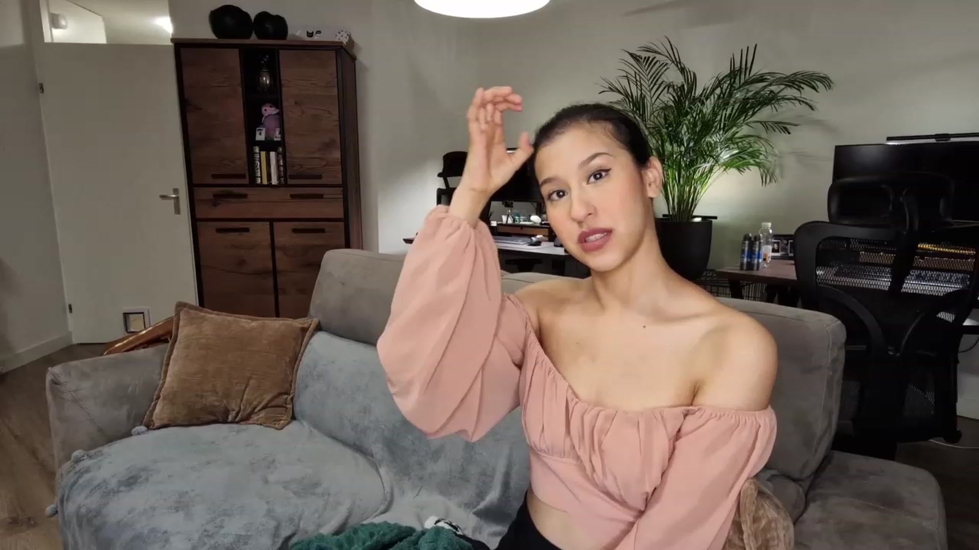 Gallery image thumbnail from MissFine's myfreecams stream on, 03/20/2023, 05:10 image 17 of 20
