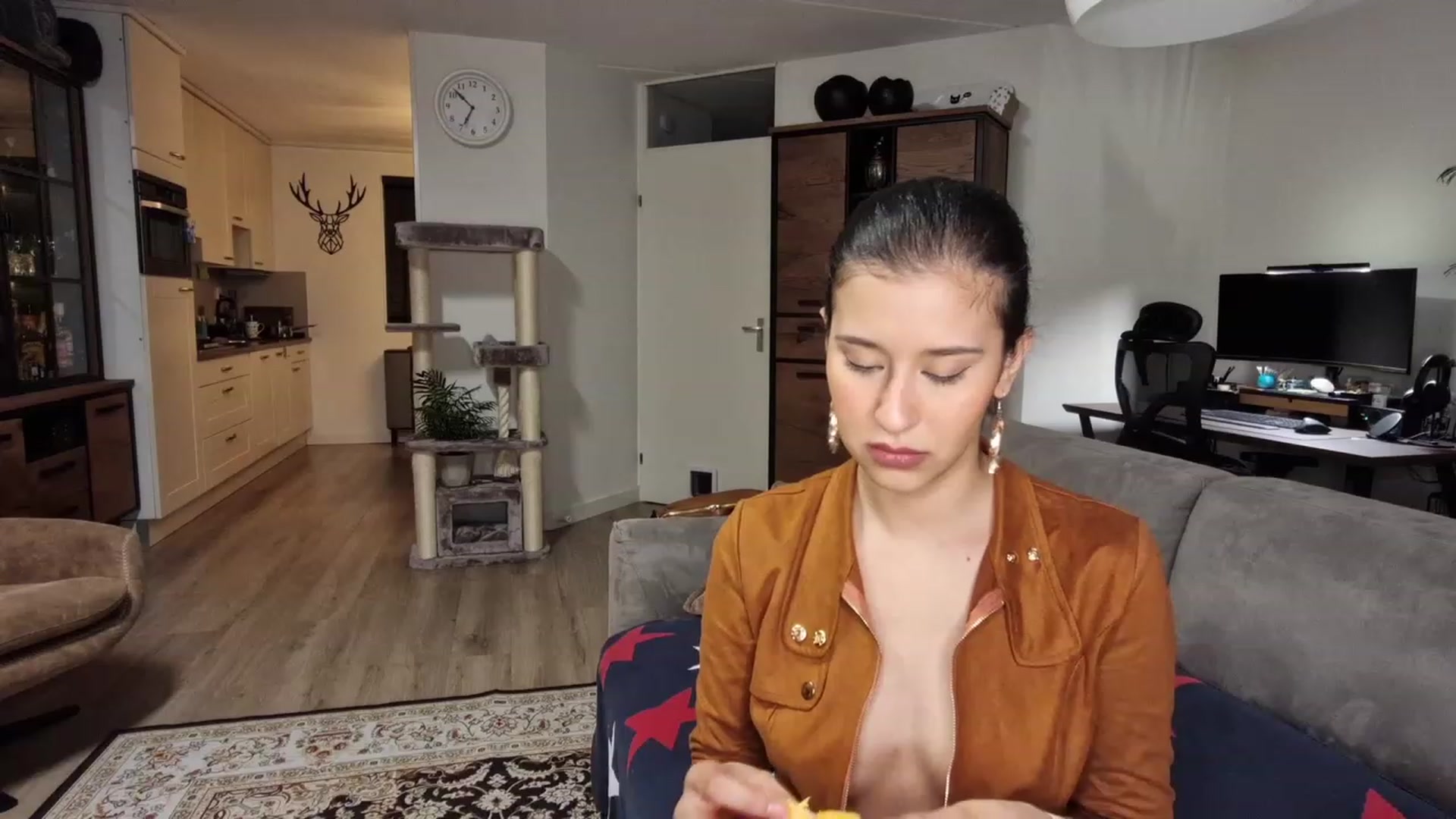 Gallery image thumbnail from MissFine's myfreecams stream on, 03/27/2023, 05:15 image 18 of 20
