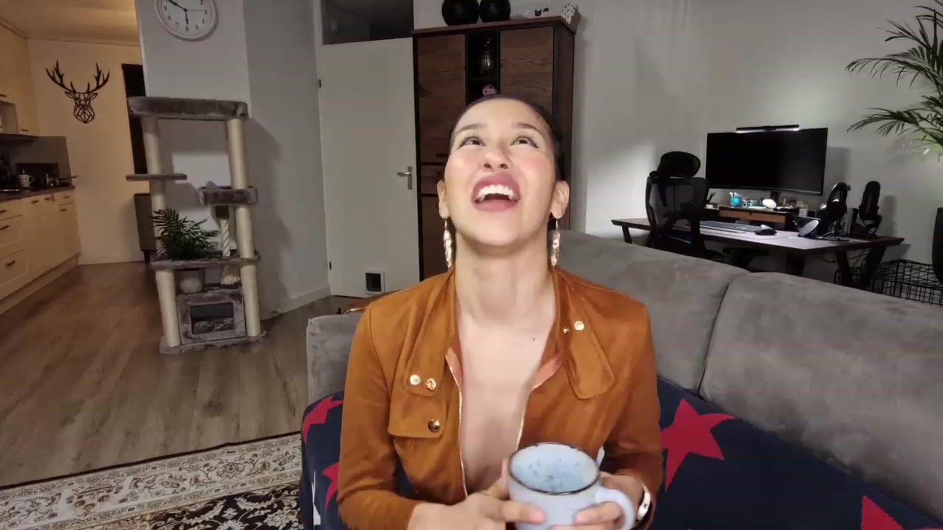 Gallery image thumbnail from MissFine's myfreecams stream on, 03/27/2023, 05:15 image 8 of 20