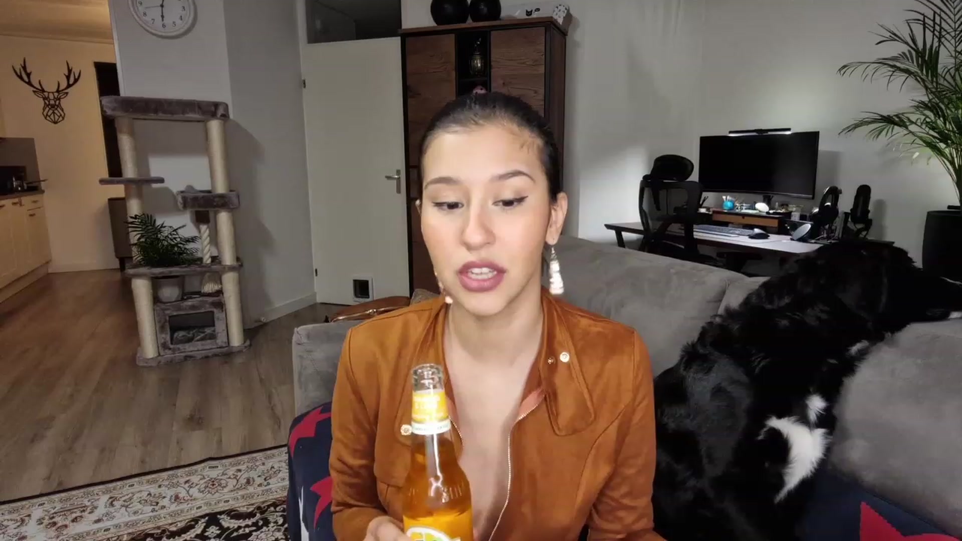 Gallery image thumbnail from MissFine's myfreecams stream on, 03/27/2023, 05:15 image 10 of 20