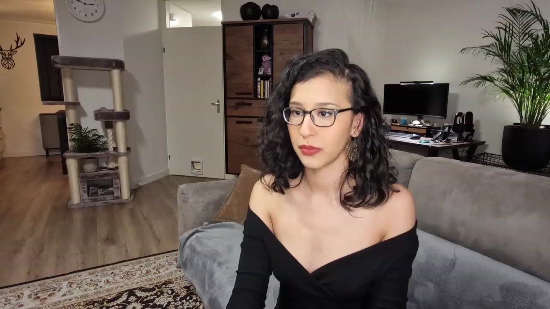 Gallery image thumbnail from MissFine's myfreecams stream on, 04/03/2023, 02:36 image 4 of 20