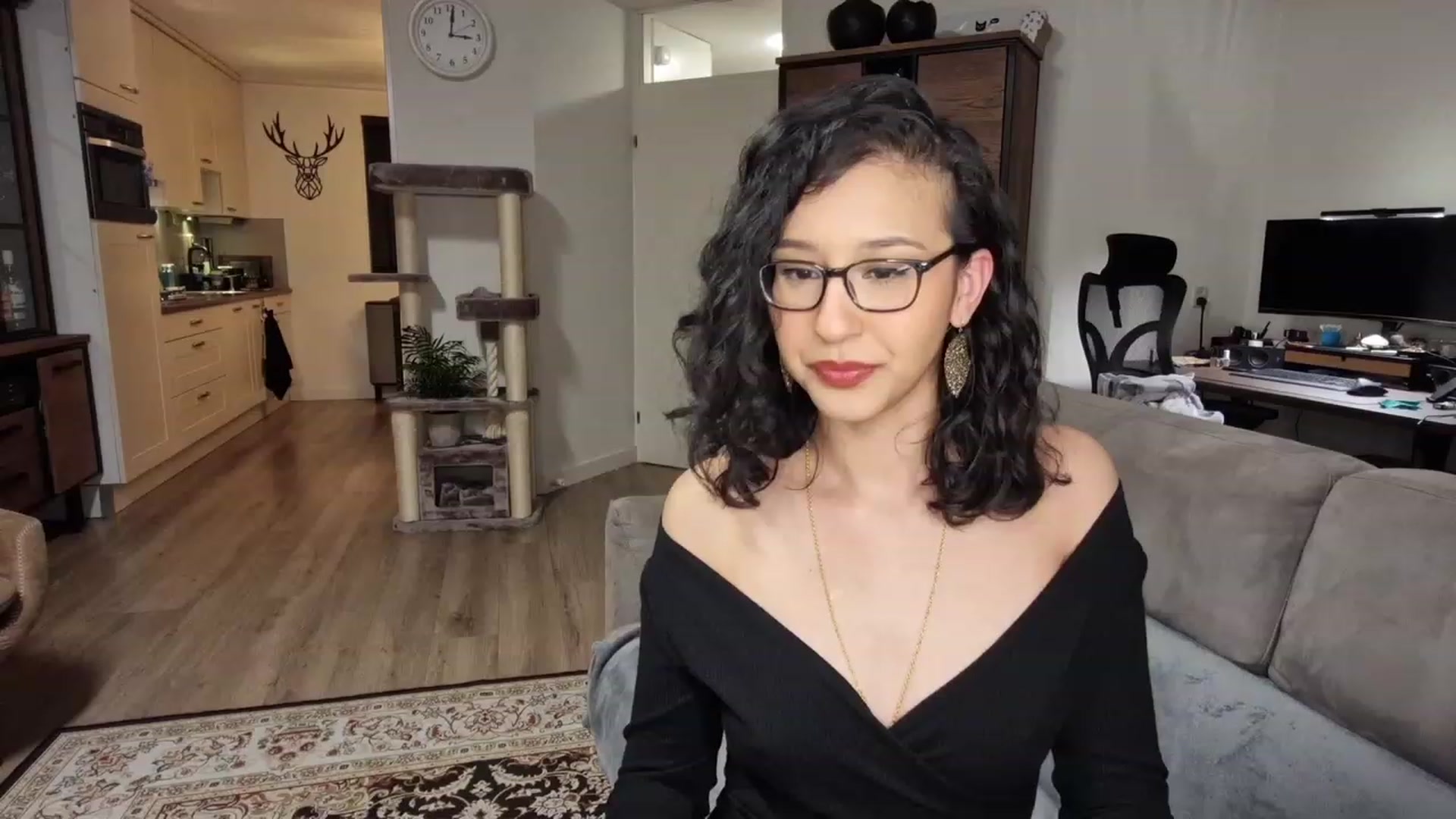 Gallery image thumbnail from MissFine's myfreecams stream on, 04/03/2023, 02:36 image 6 of 20