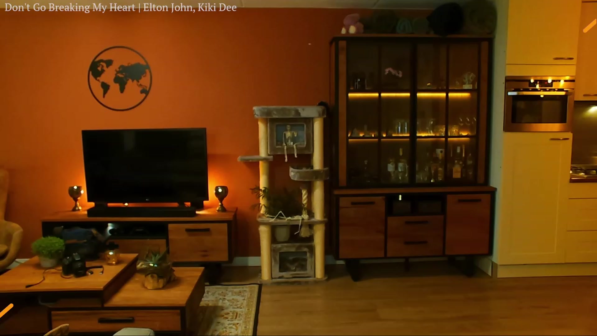 Gallery image thumbnail from MissFine's myfreecams stream on, 10/08/2023, 06:22 image 2 of 20