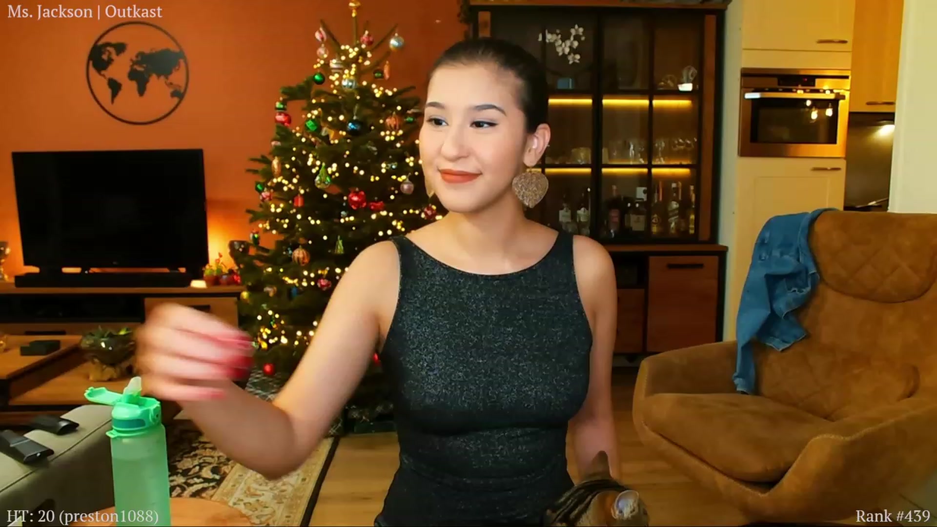 Gallery image thumbnail from MissFine's myfreecams stream on, 12/17/2023, 04:39 image 10 of 20
