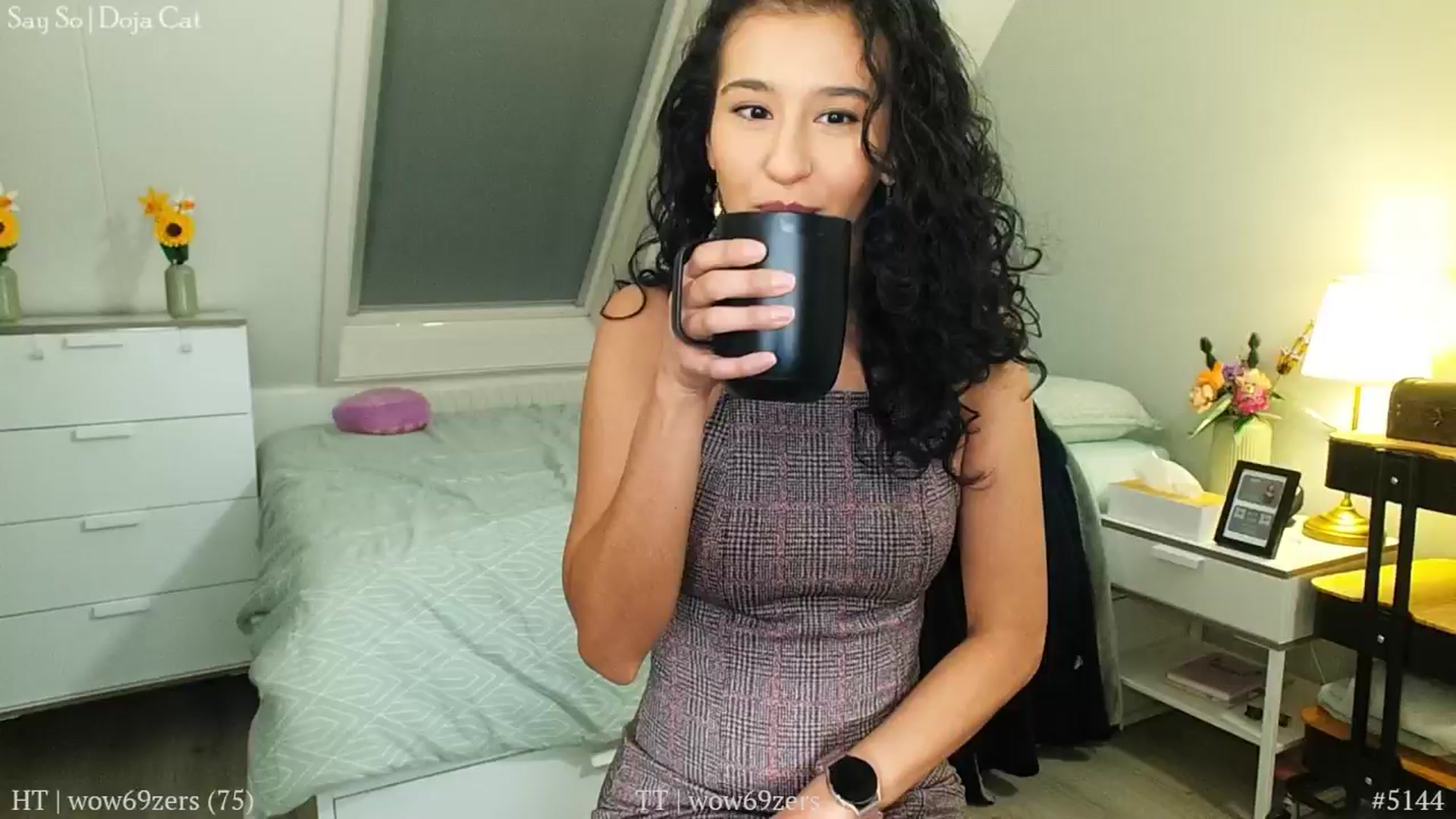 Gallery image thumbnail from MissFine's myfreecams stream on, 12/04/2024, 07:00 image 4 of 20