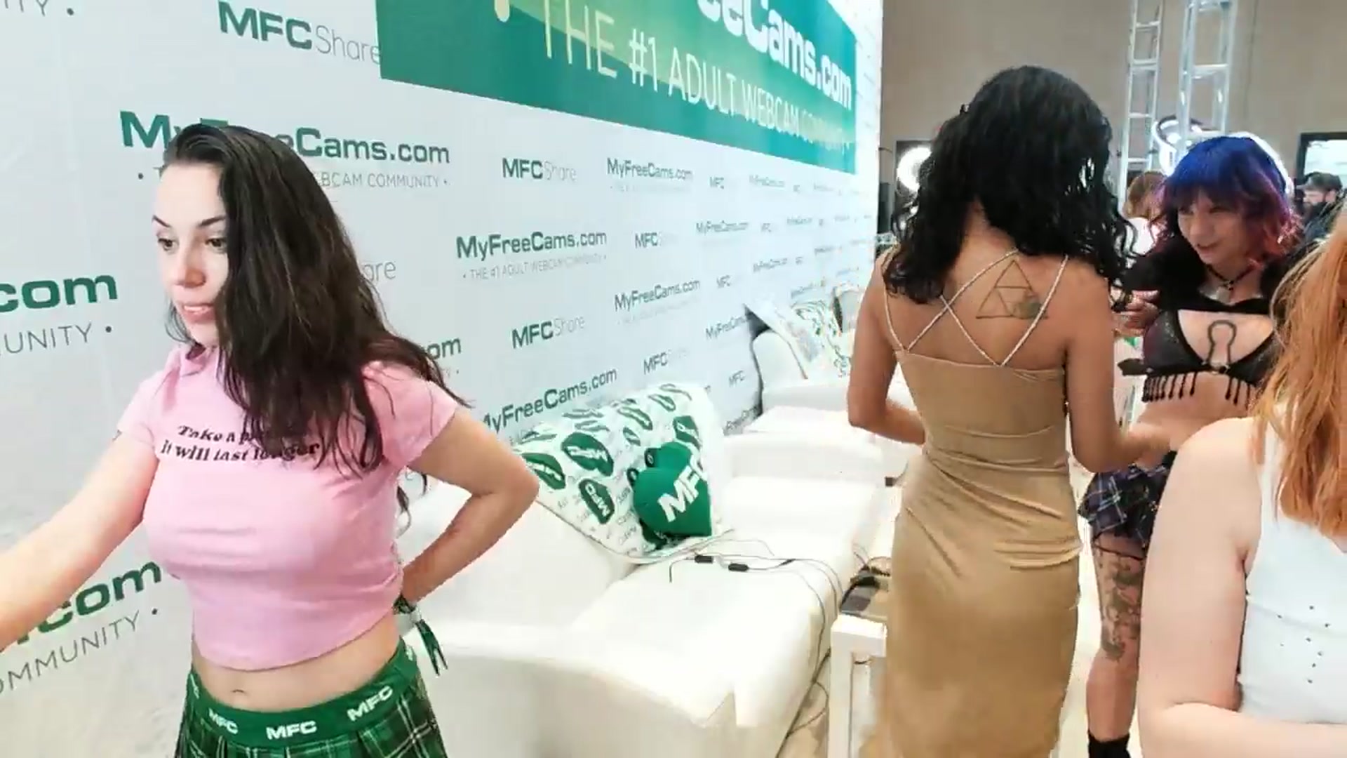 Gallery image thumbnail from MissFine's myfreecams stream on, 01/23/2025, 24:01 image 7 of 20