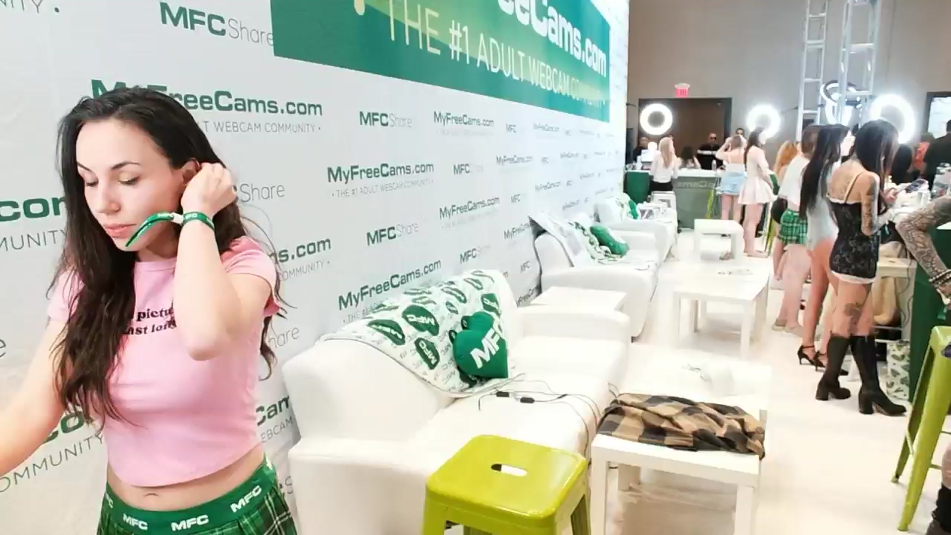 Gallery image thumbnail from MissFine's myfreecams stream on, 01/23/2025, 01:10 image 1 of 20